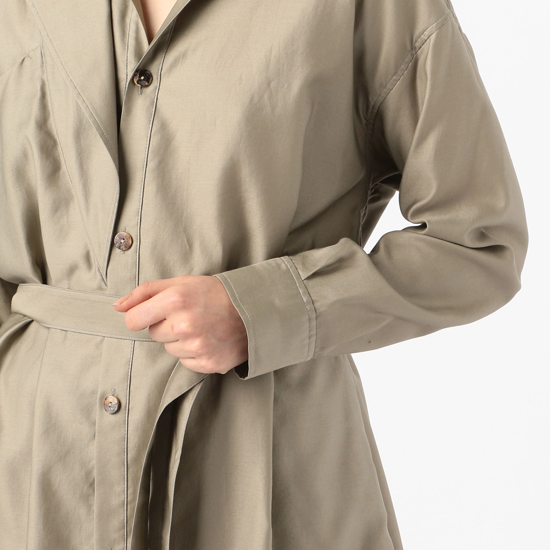 コットンサテン ベルテッドシャツワンピース｜トゥモローランド 公式通販