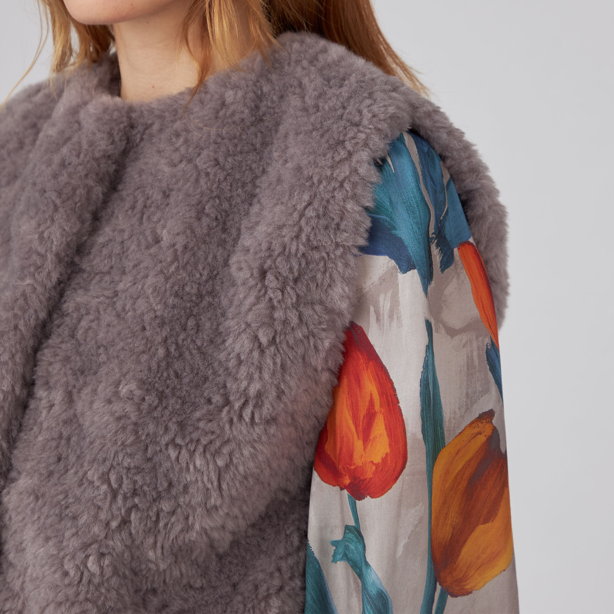 【週末値下】トゥモローランド Ballseyランダムファーショートベストホワイト ランダムファー ショートベスト｜トゥモローランド 公式通販