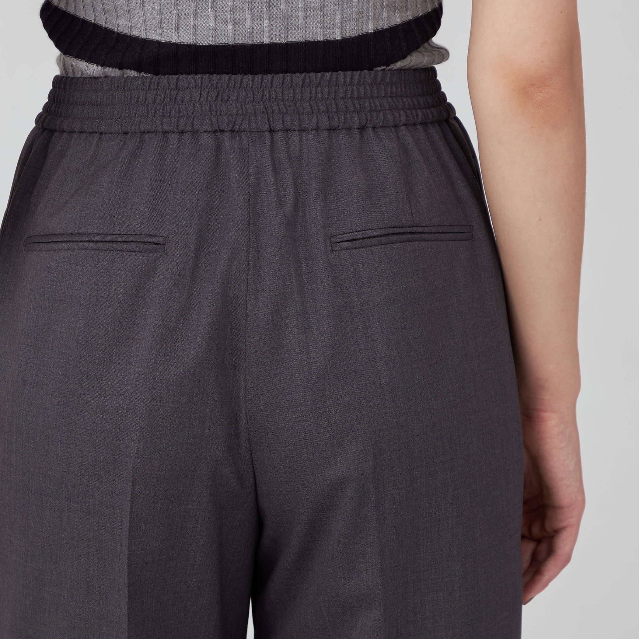 ファインウーステッドウール ストレートパンツ｜トゥモローランド 公式通販