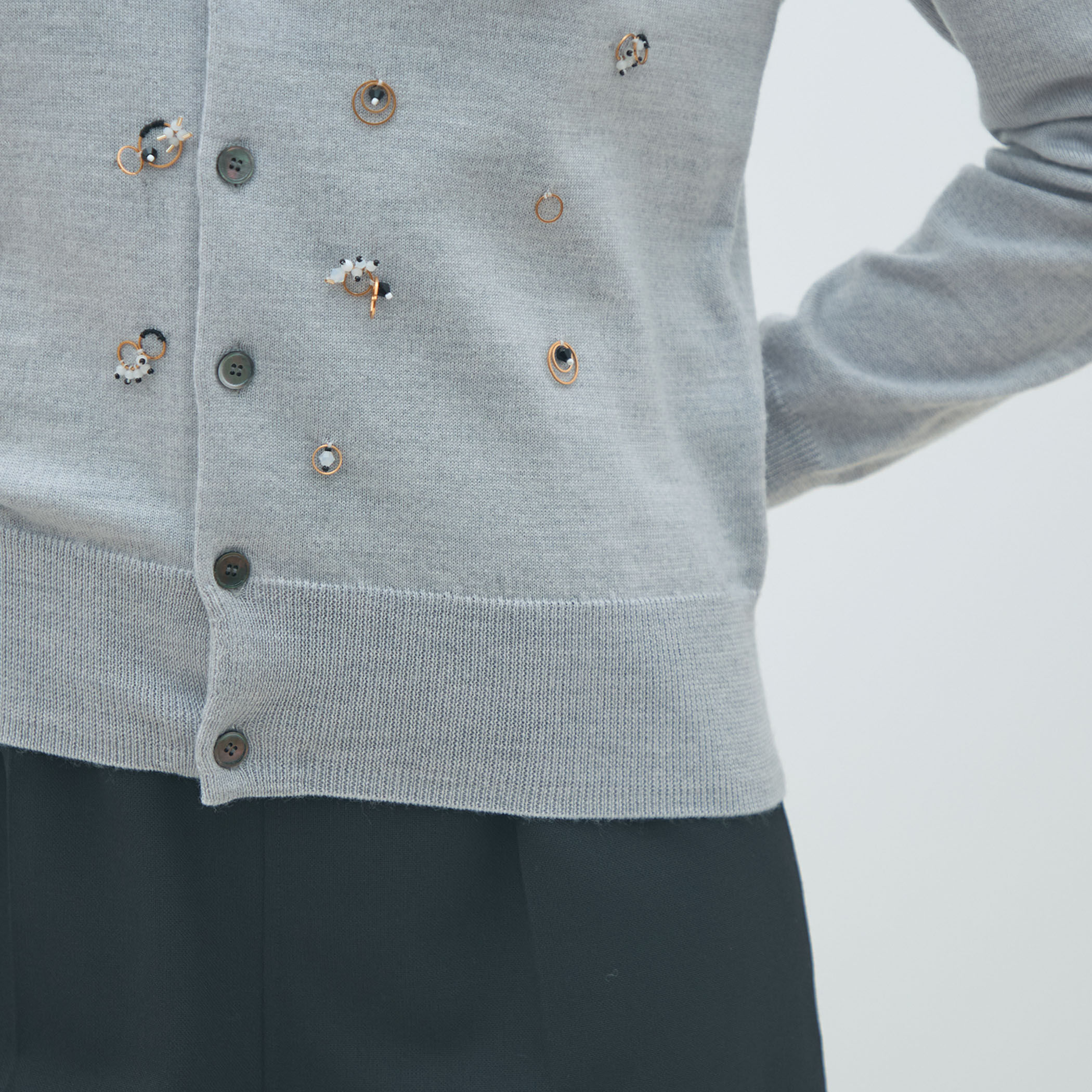 ウールビジュー クルーネックカーディガン｜トゥモローランド 公式通販