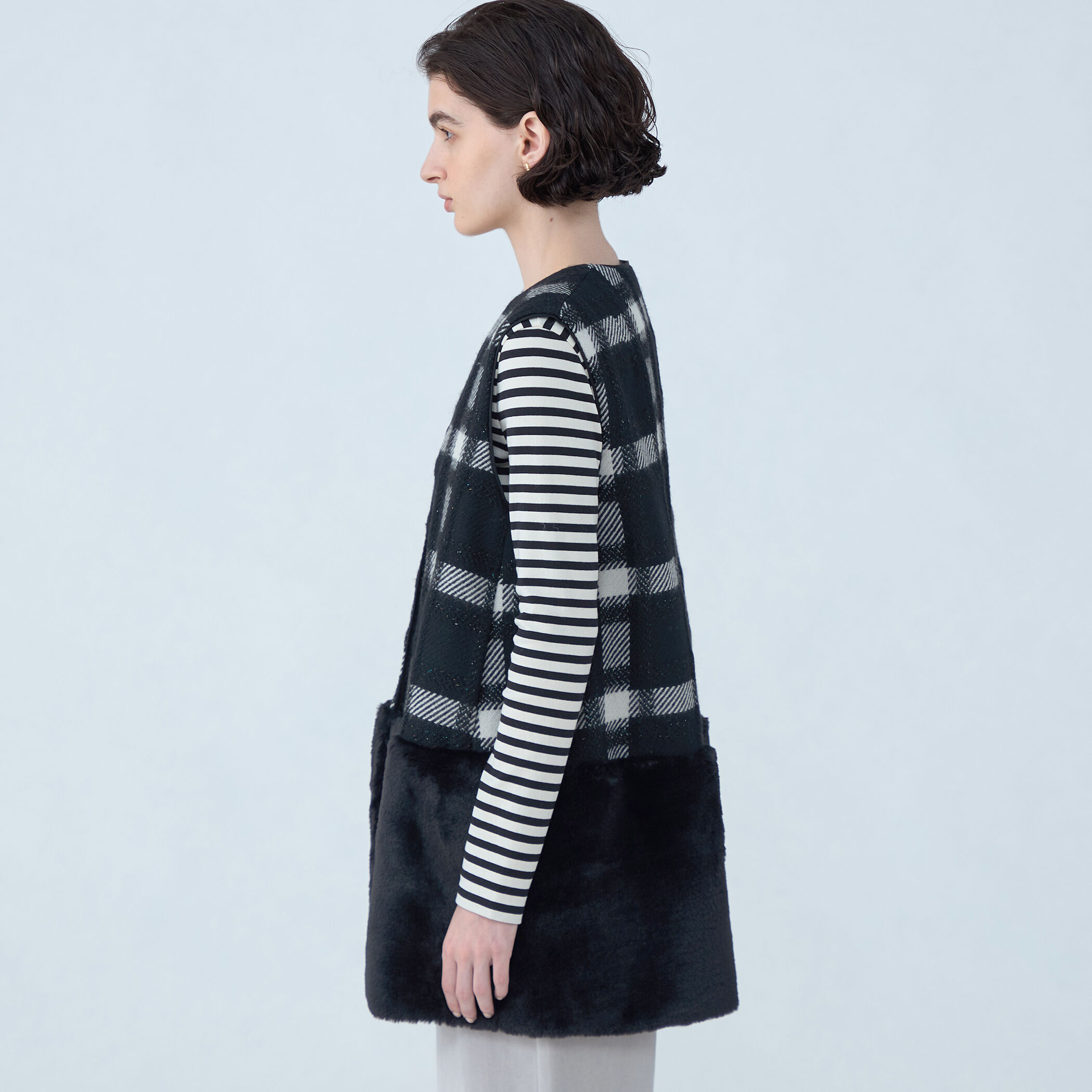 トゥモローランド 美品 オーロラペーンチェックファーコンビジレ 黒 item976a74667eef11ef94b00242ac