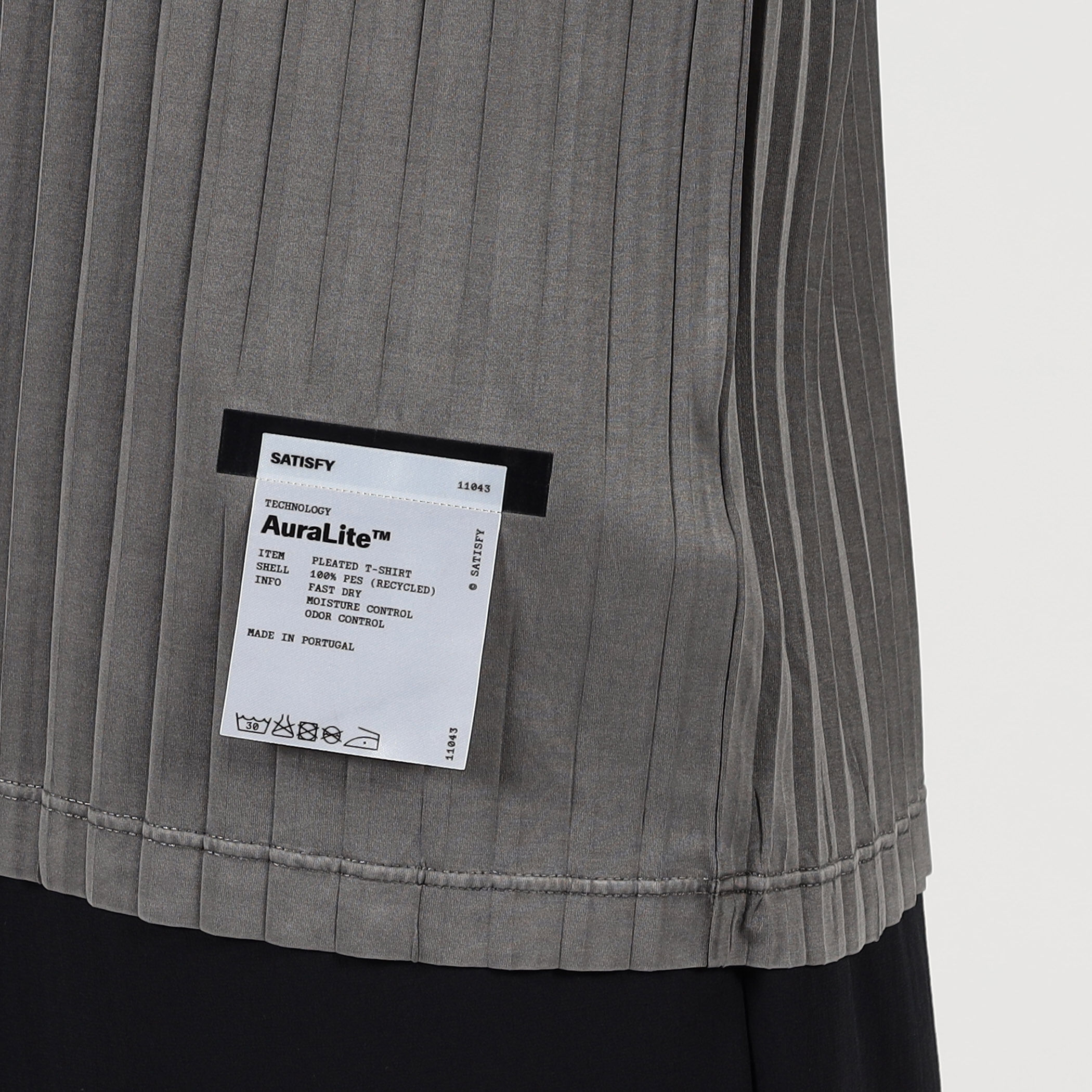 SATISFY AuraLite Pleated T-Shirt｜トゥモローランド 公式通販