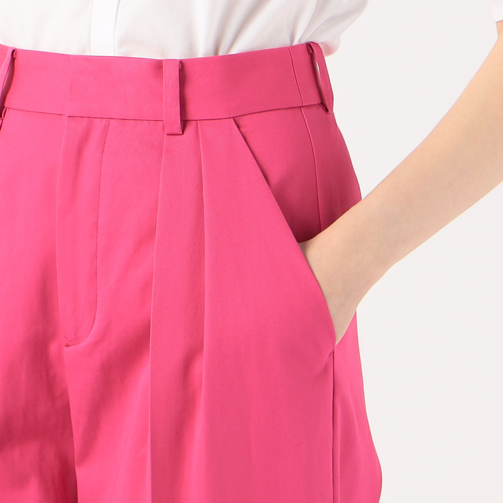 CABaN コットンツイル タックドテーパードパンツ｜トゥモローランド 公式通販