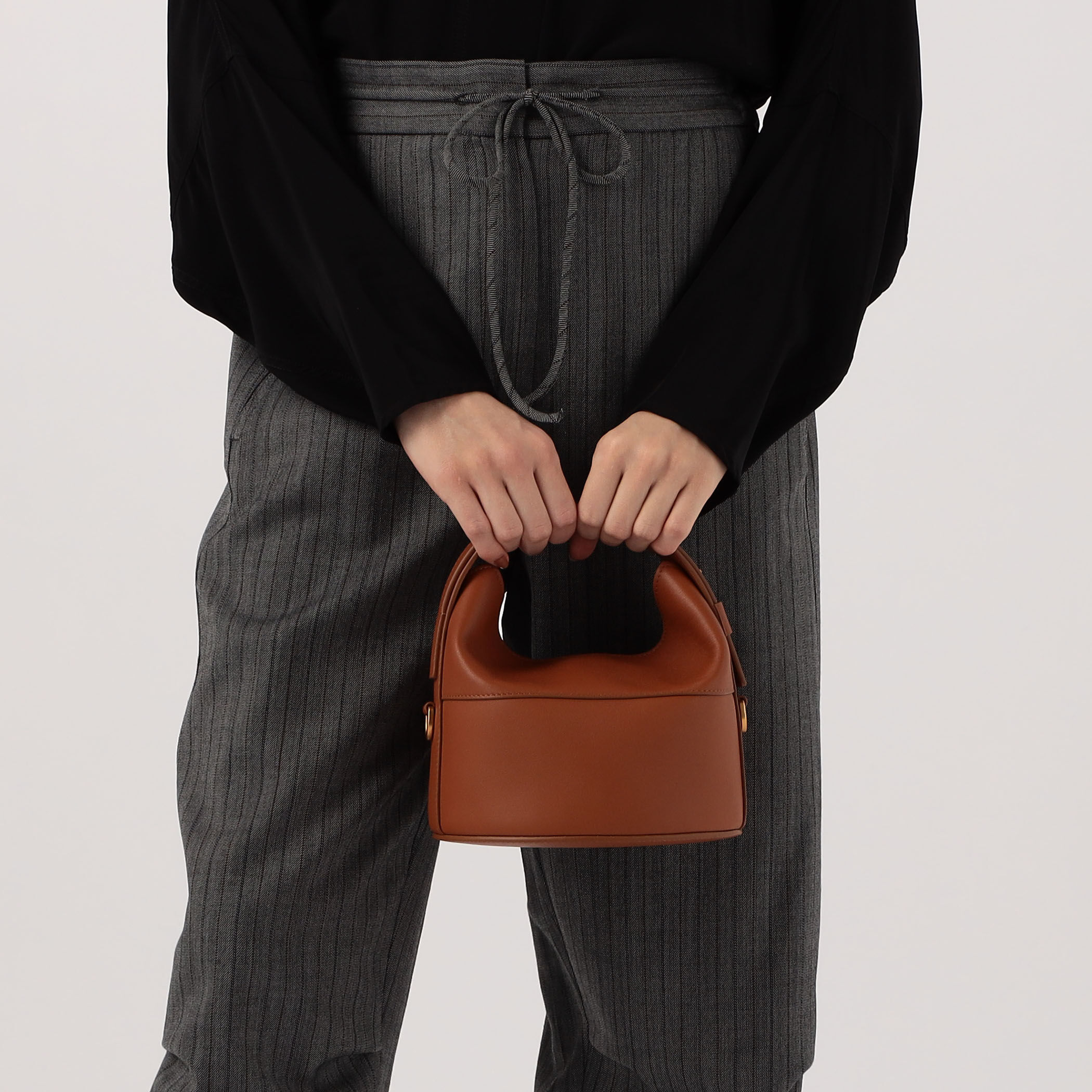 トゥモローランド購入イタリア製レザーグローブ★イエナ、セオリーエストネーション YOUNG&OLSEN EMBOSSED LEATHER BELTED バッグ｜トゥモローランド