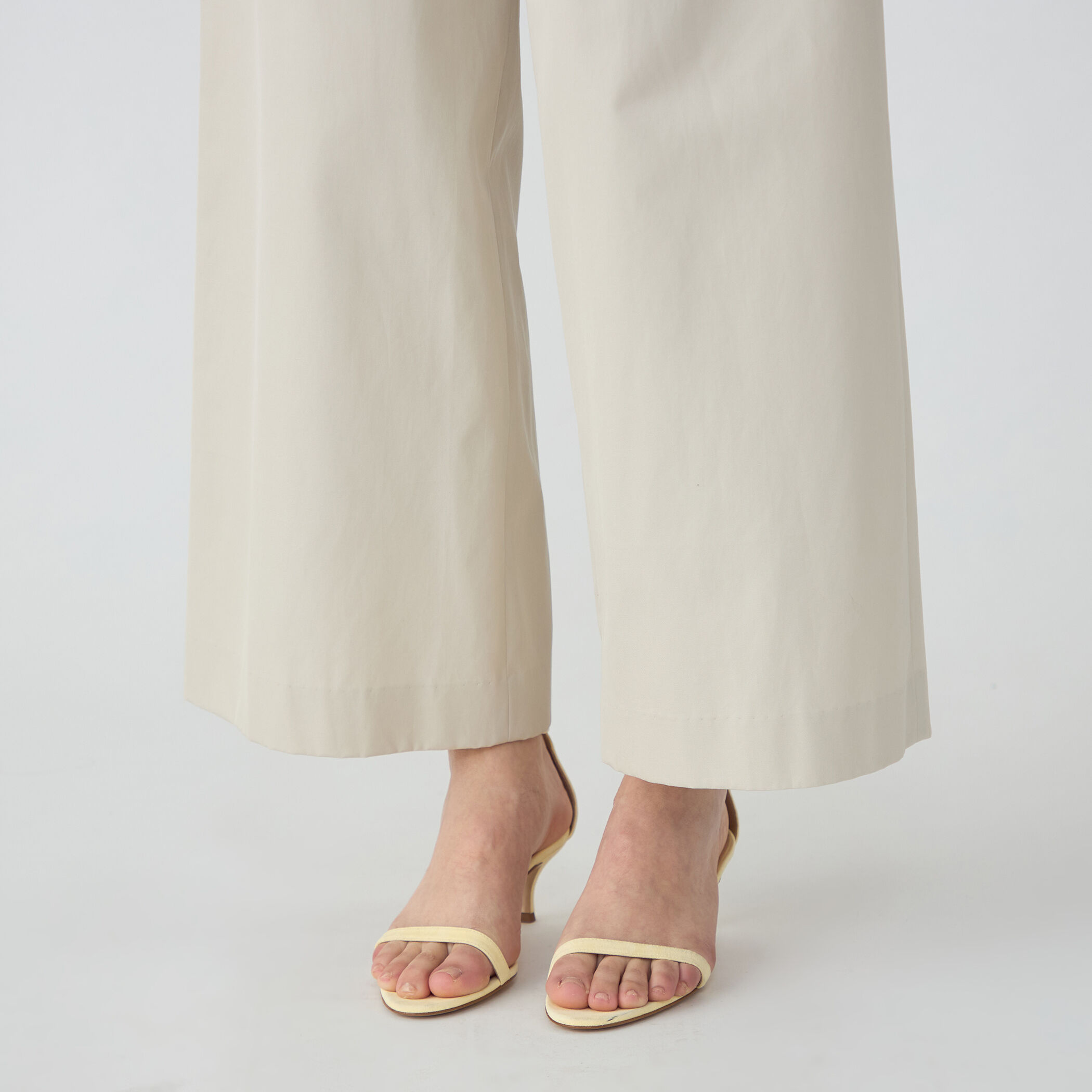 モンクレール　コットン　ギャバジン　ワイドパンツ　ラバーロゴ　ホワイト　40 コットンギャバジン タックワイドパンツ｜トゥモローランド 公式通販