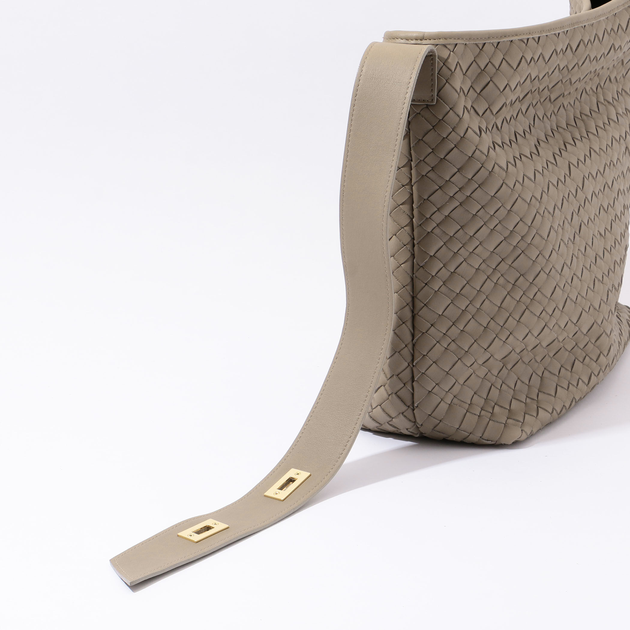 VIOLAd'ORO レザーメッシュワンショルダーバッグ