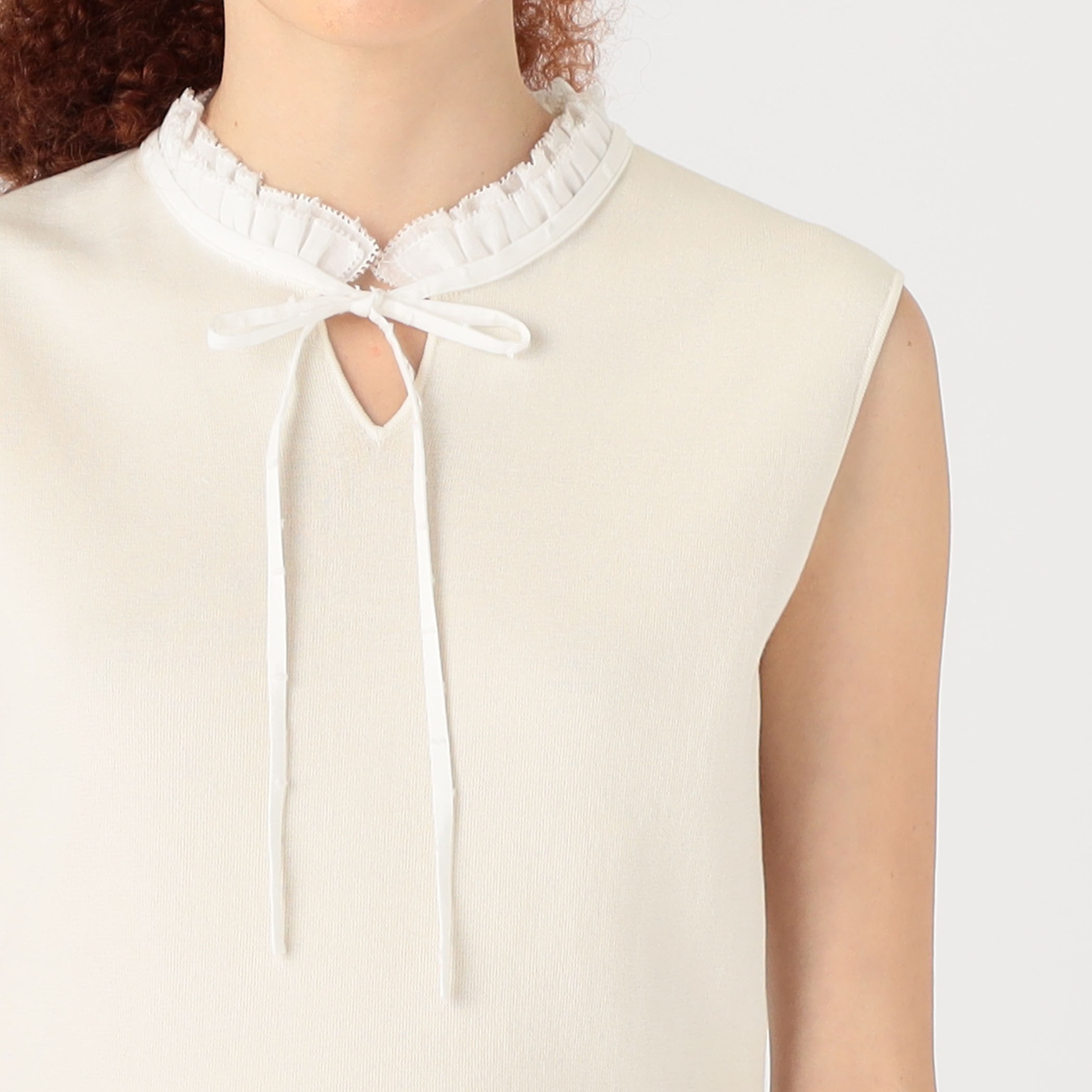 マテリアルコンビ フリルカラーノースリーブプルオーバー