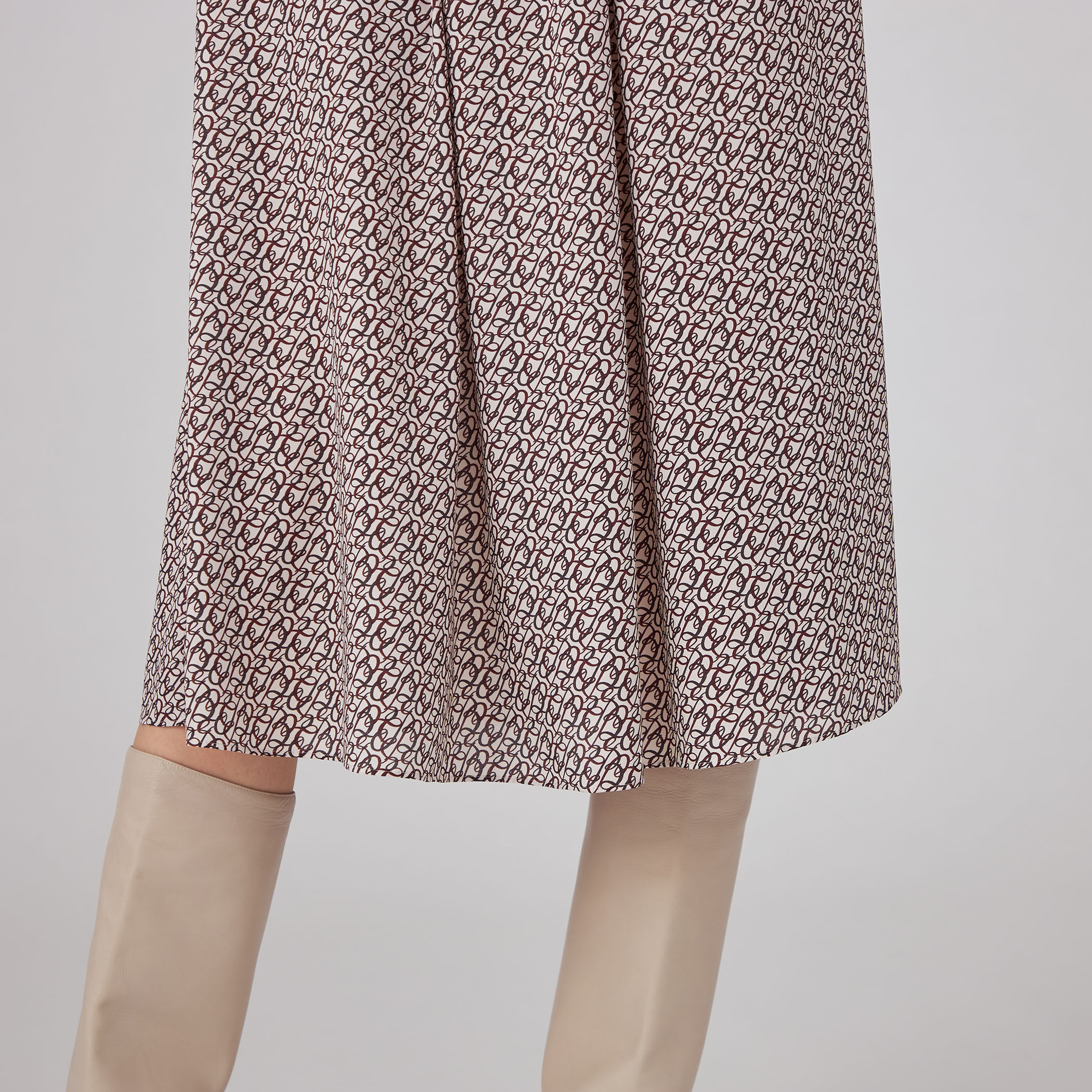 BBカリグラフィプリント ボウタイワンピース｜トゥモローランド 公式通販