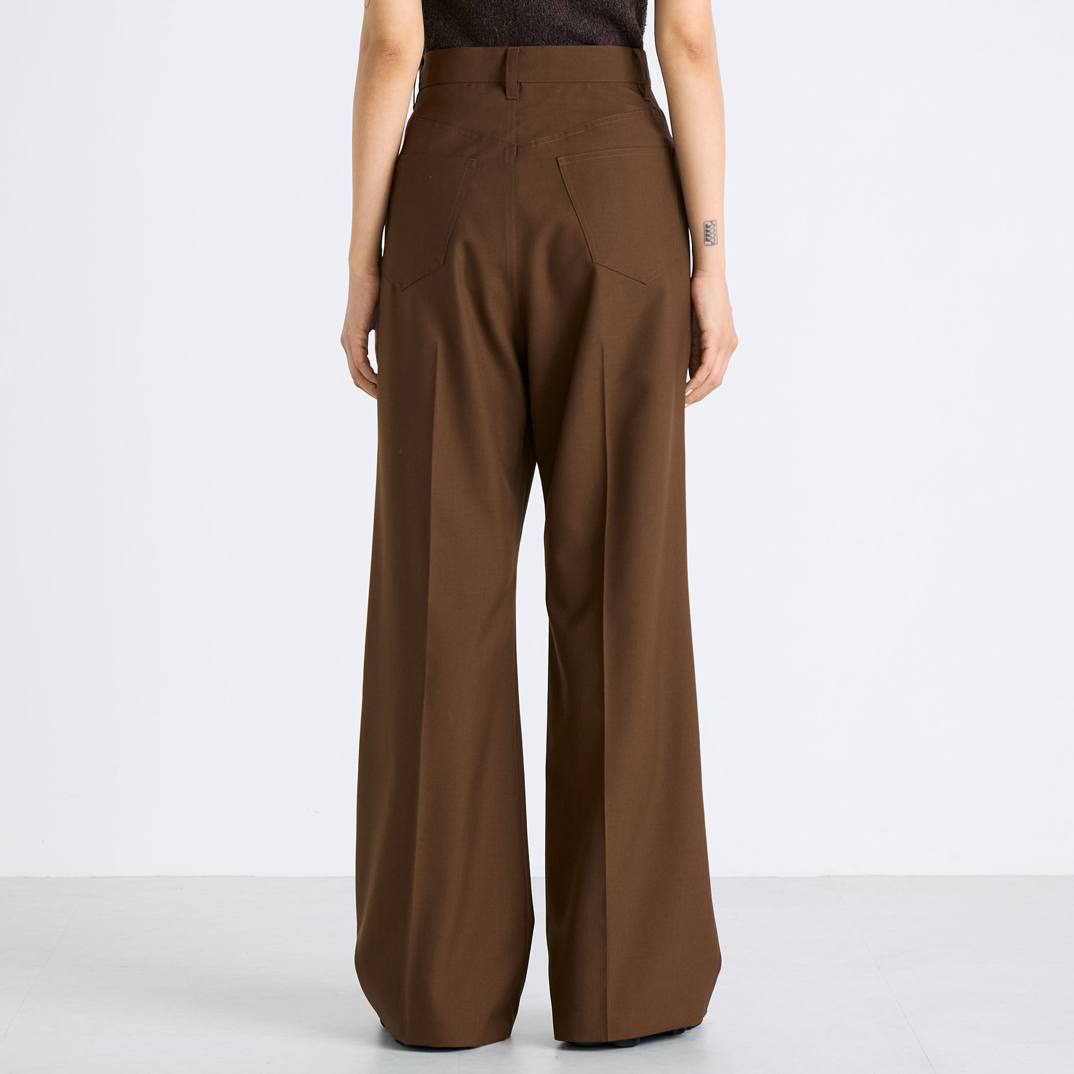 ウールポリエステルドスキン フレアパンツ｜トゥモローランド 公式通販