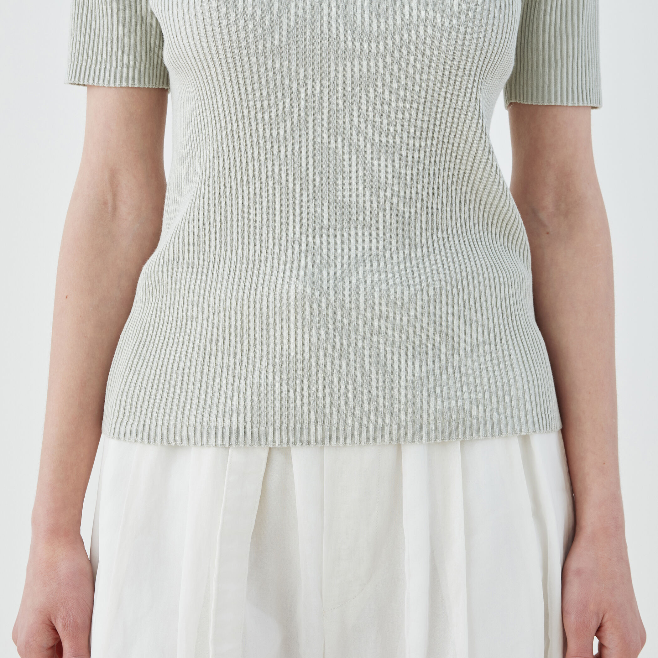 新品 今季 GALERIE VIE ギザコットンリブ ポロカラープルオーバー ギザコットンリブ ポロカラープルオーバー｜トゥモローランド