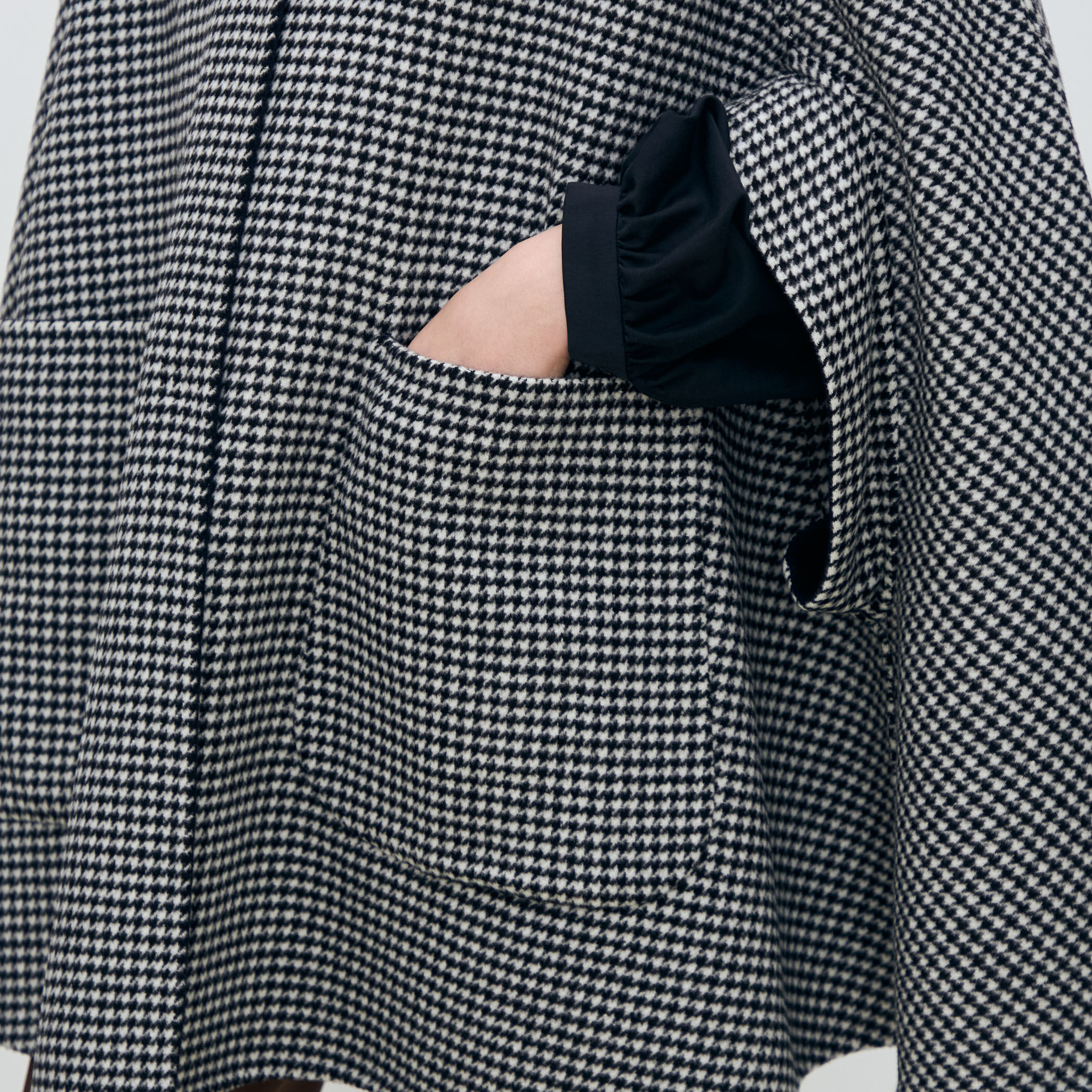 スーパーダブルフェイス リバーシブルマントコート｜トゥモローランド