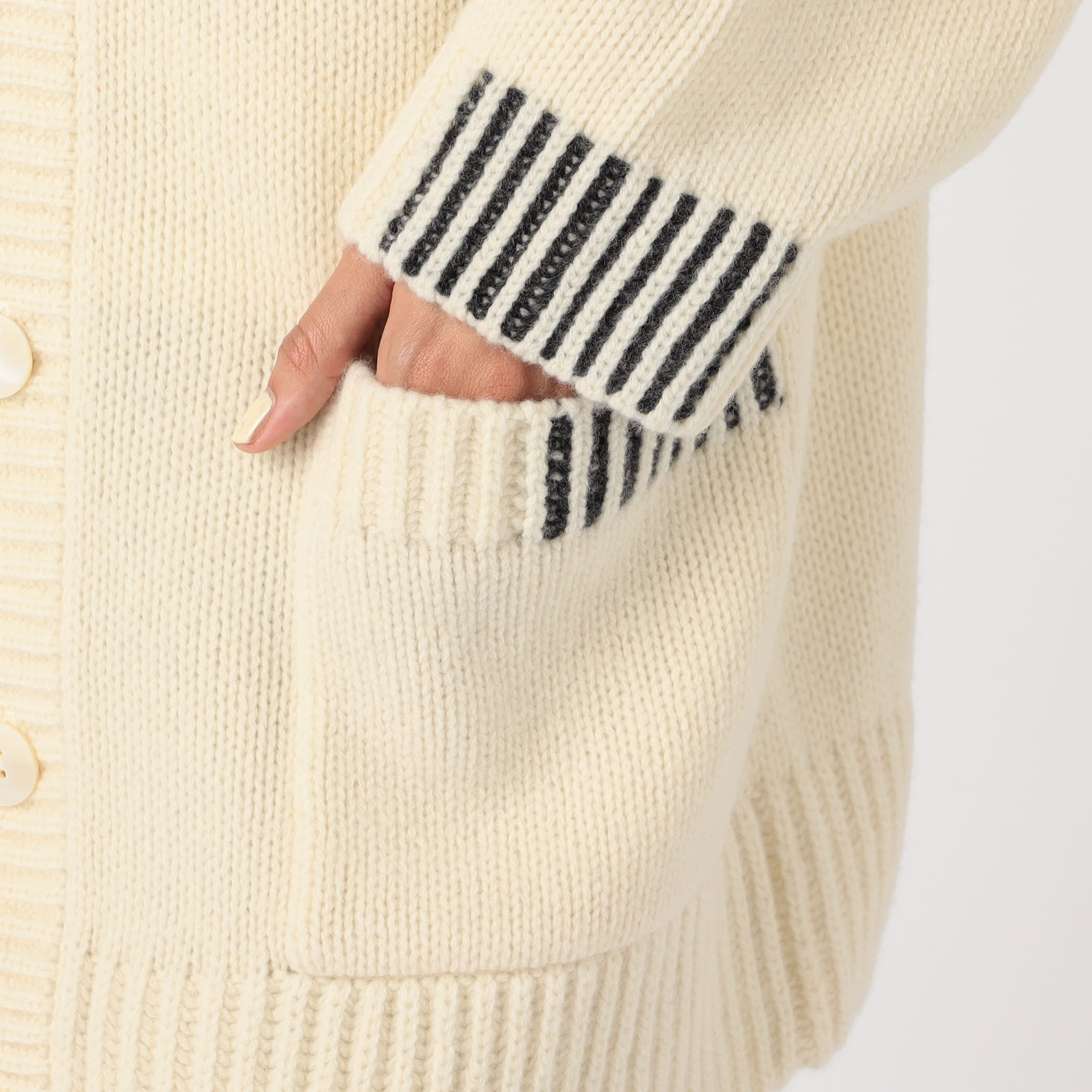 ギャルリーヴィー 25AW パーシャルストライプ Vネック カーディガン F パーシャルストライプ Vネックカーディガン｜トゥモローランド 公式サイト