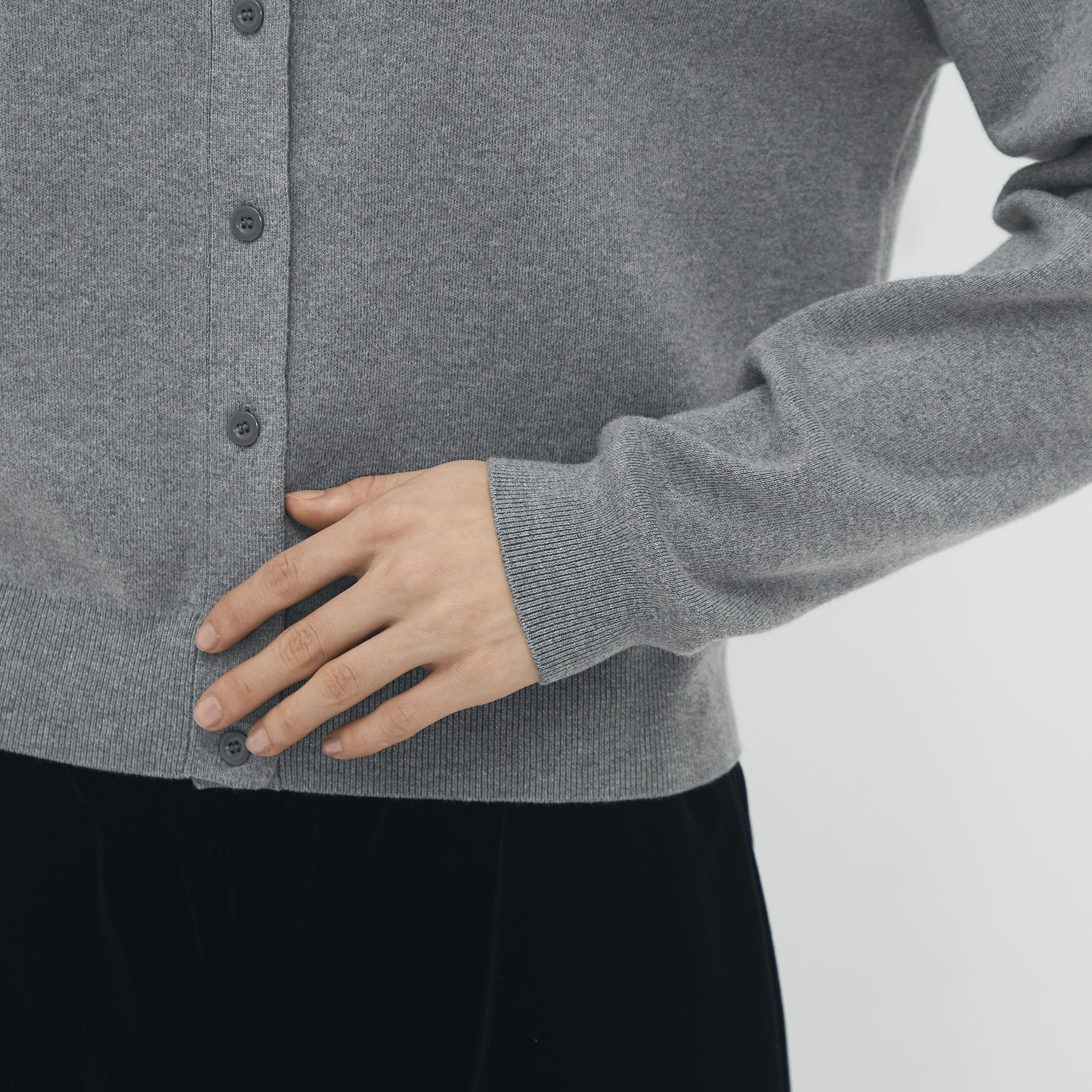 コットンカシミヤ クルーネックカーディガン｜トゥモローランド 公式通販