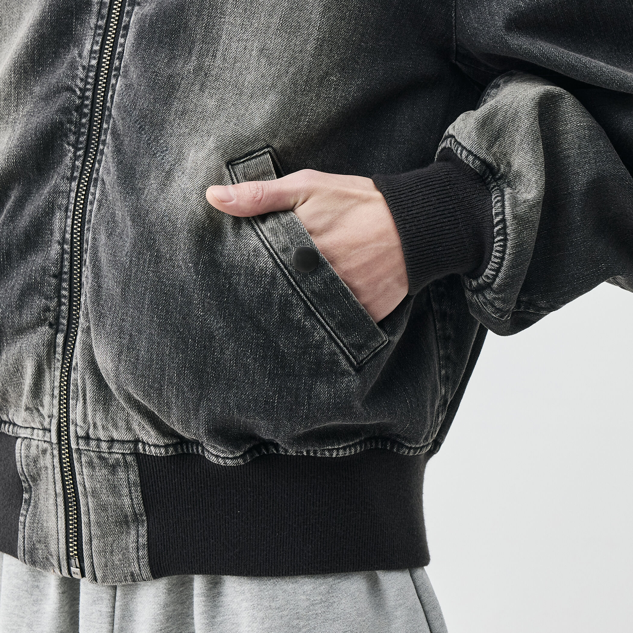 ブラックデニム MA-1ジャケット｜トゥモローランド 公式通販