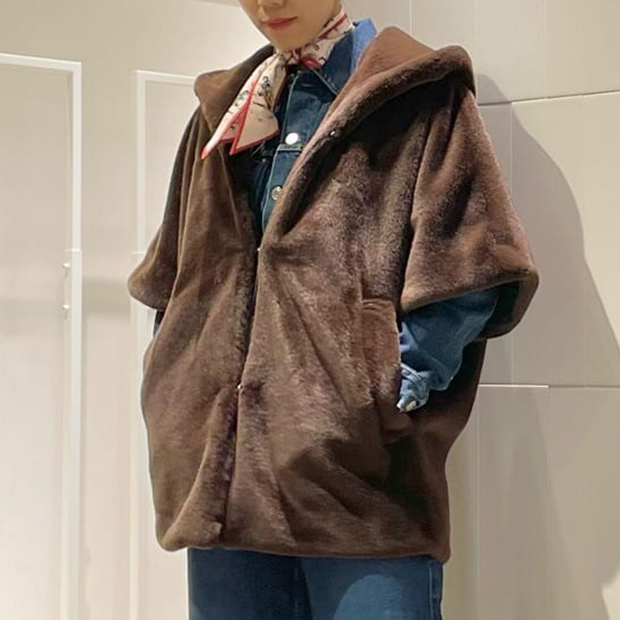 新品 未着用 アメリカーナ フーディポンチョ スムースファー フーディーポンチョ｜トゥモローランド 公式通販