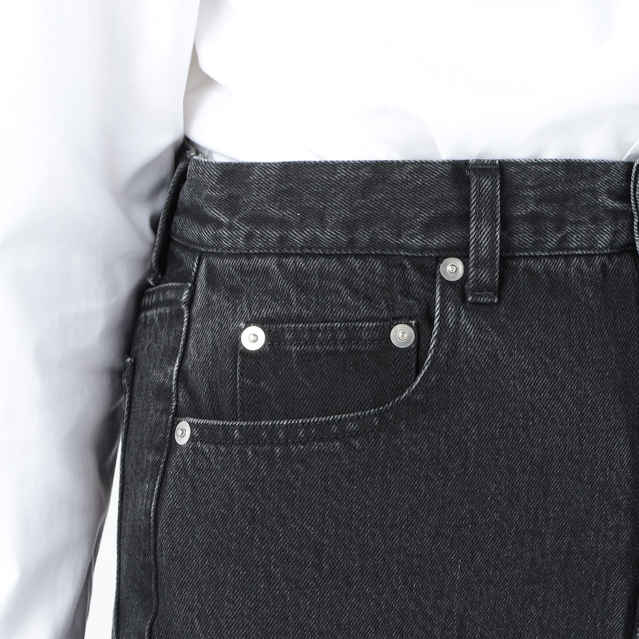 パンツ・ボトムスその他 HUECLOSET Non-Fade Bermuda Denim Pants 25KERO392 ベルト付きデニムショートパンツ(00202458) | Candychuu 公式