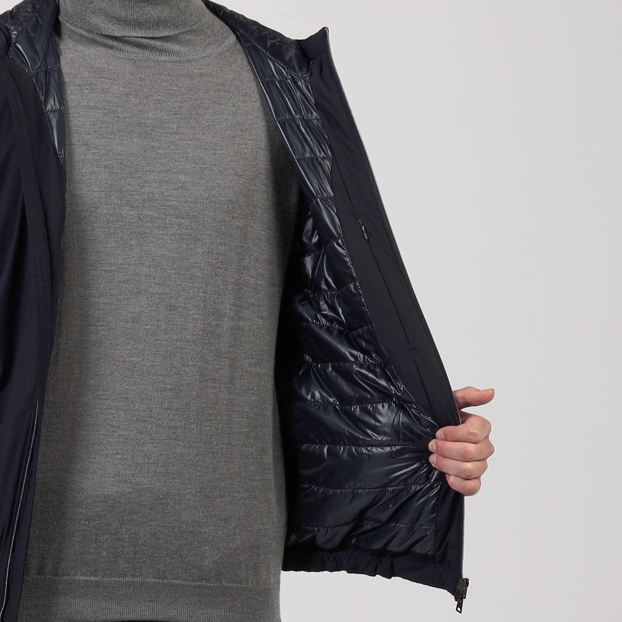 HERNO ナイロンストレッチ フーデット ブルゾン