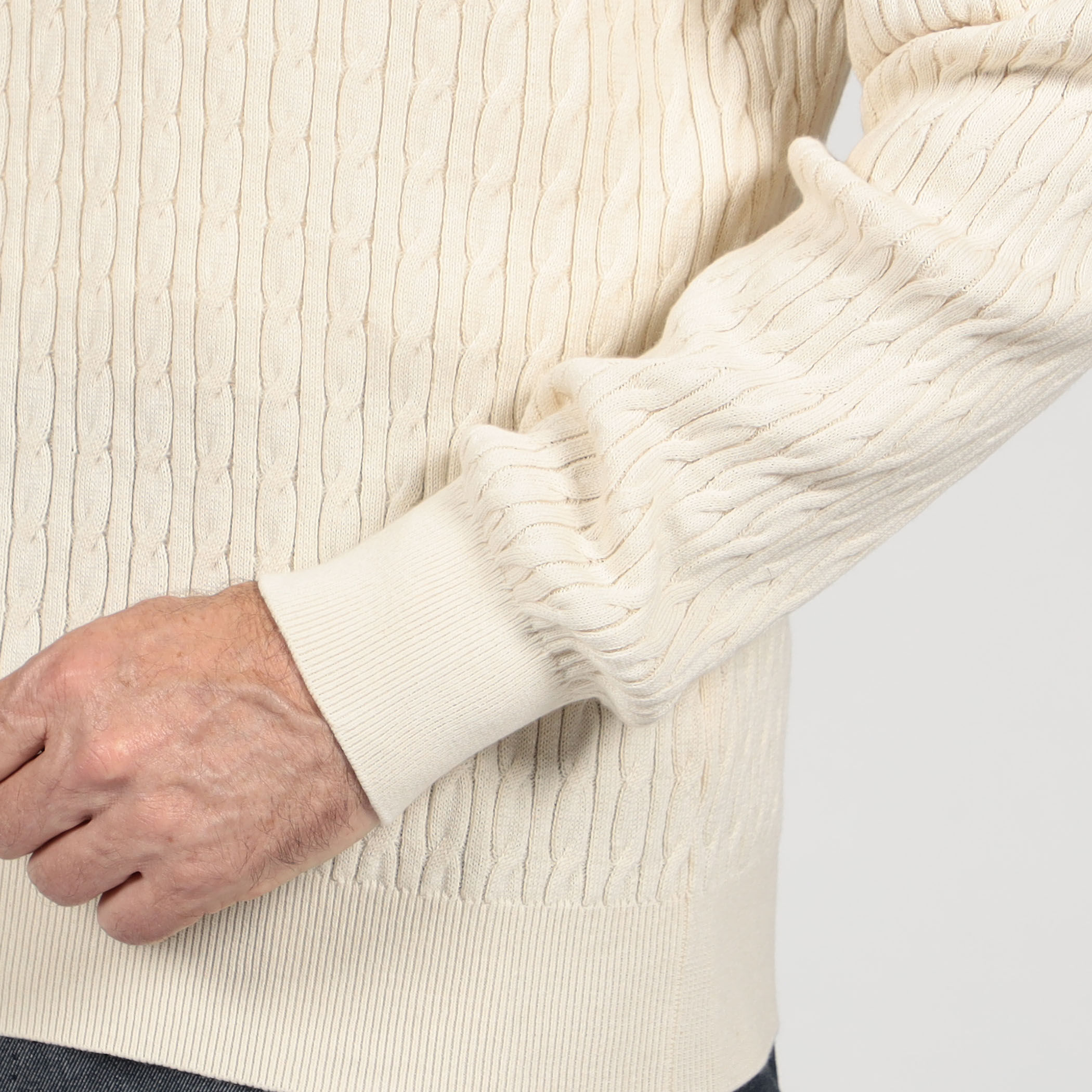 □コットンシルク Vネックプルオーバー ケーブルニット