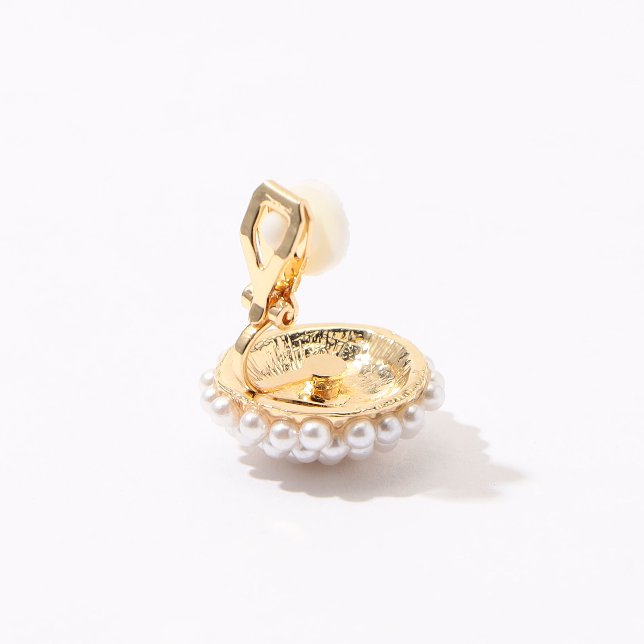 Kenneth Jay Lane Pearl Button イヤリング｜トゥモローランド 公式通販