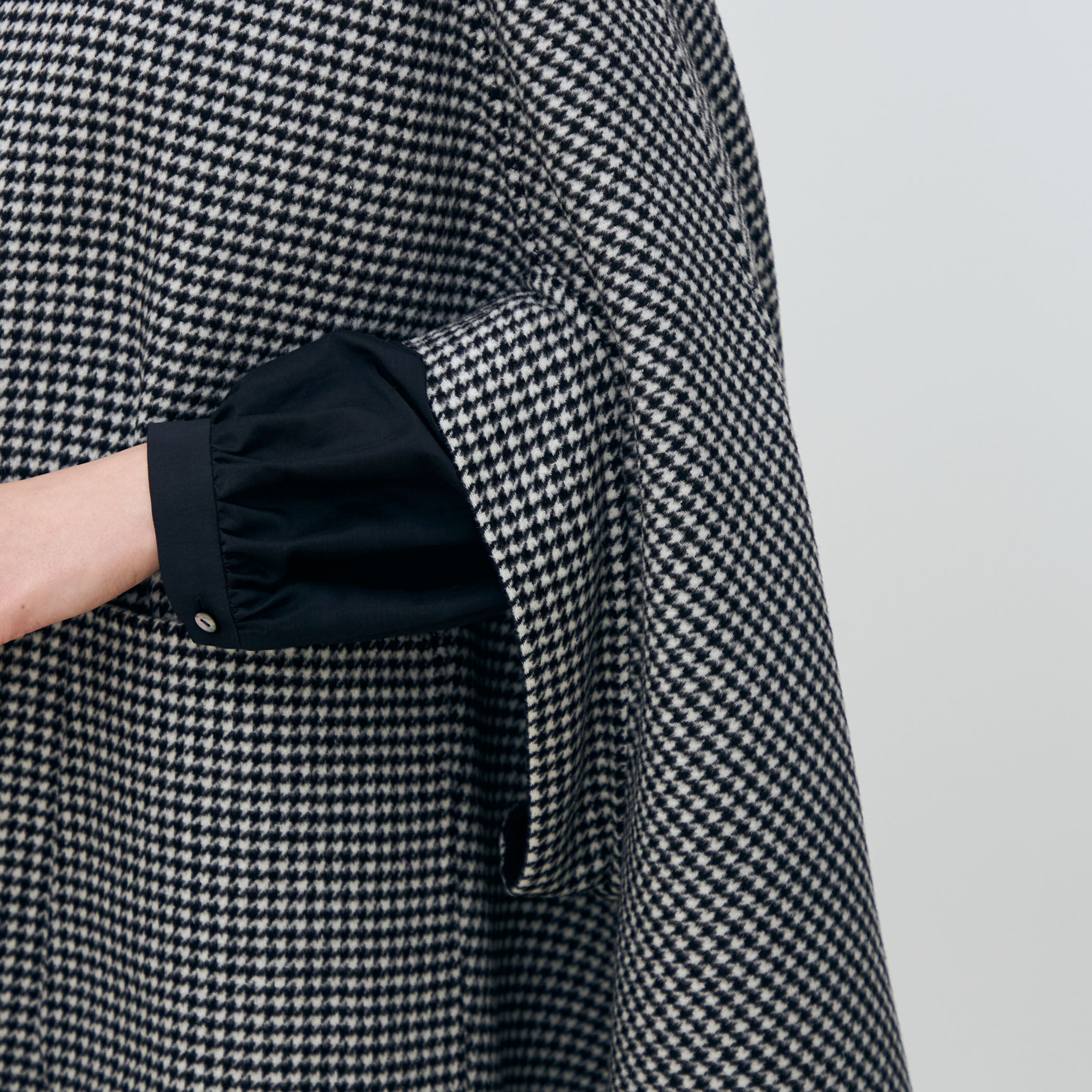 スーパーダブルフェイス リバーシブルマントコート｜トゥモローランド