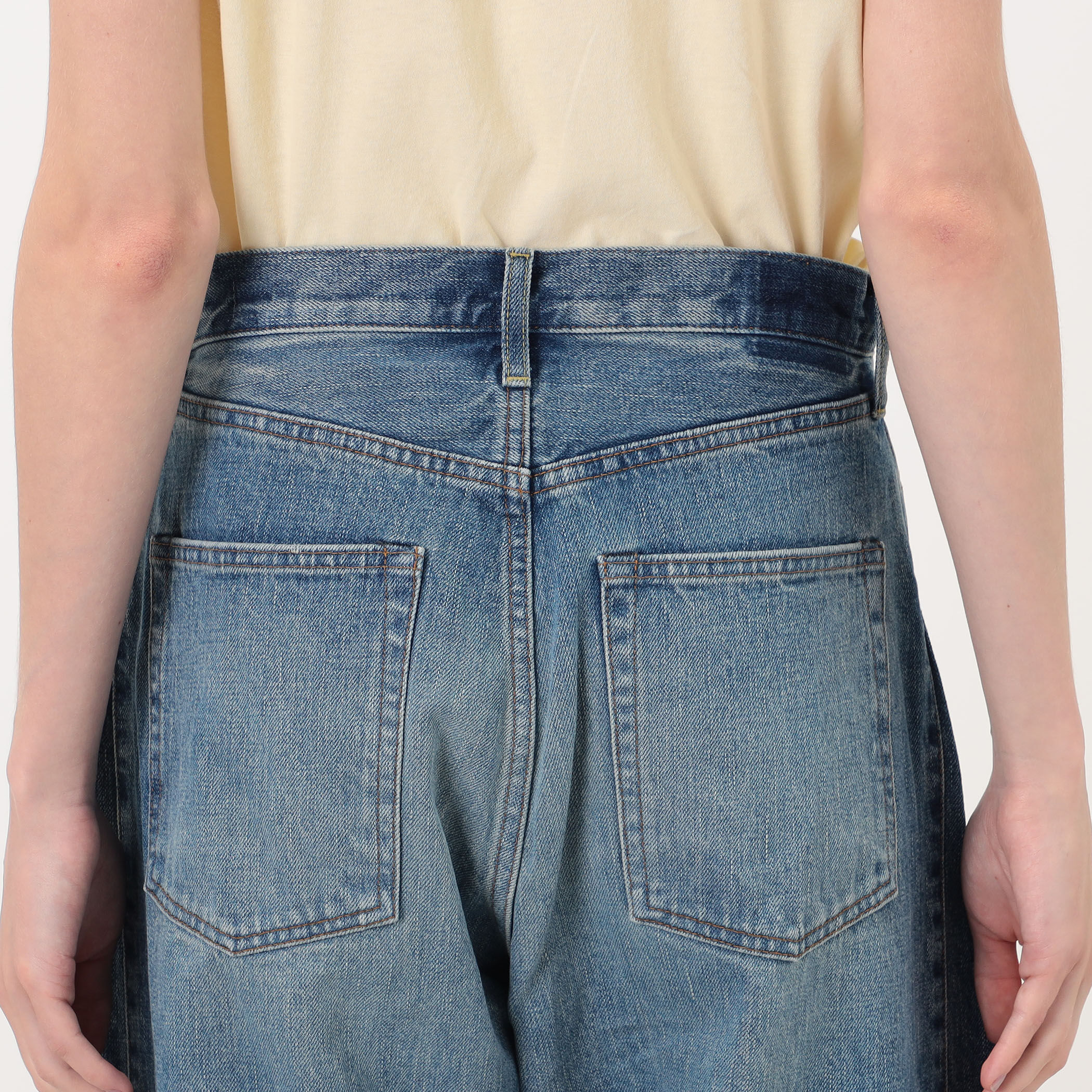 HYKE BARREL-LEG JEANS バレルレッグデニムパンツ｜トゥモローランド