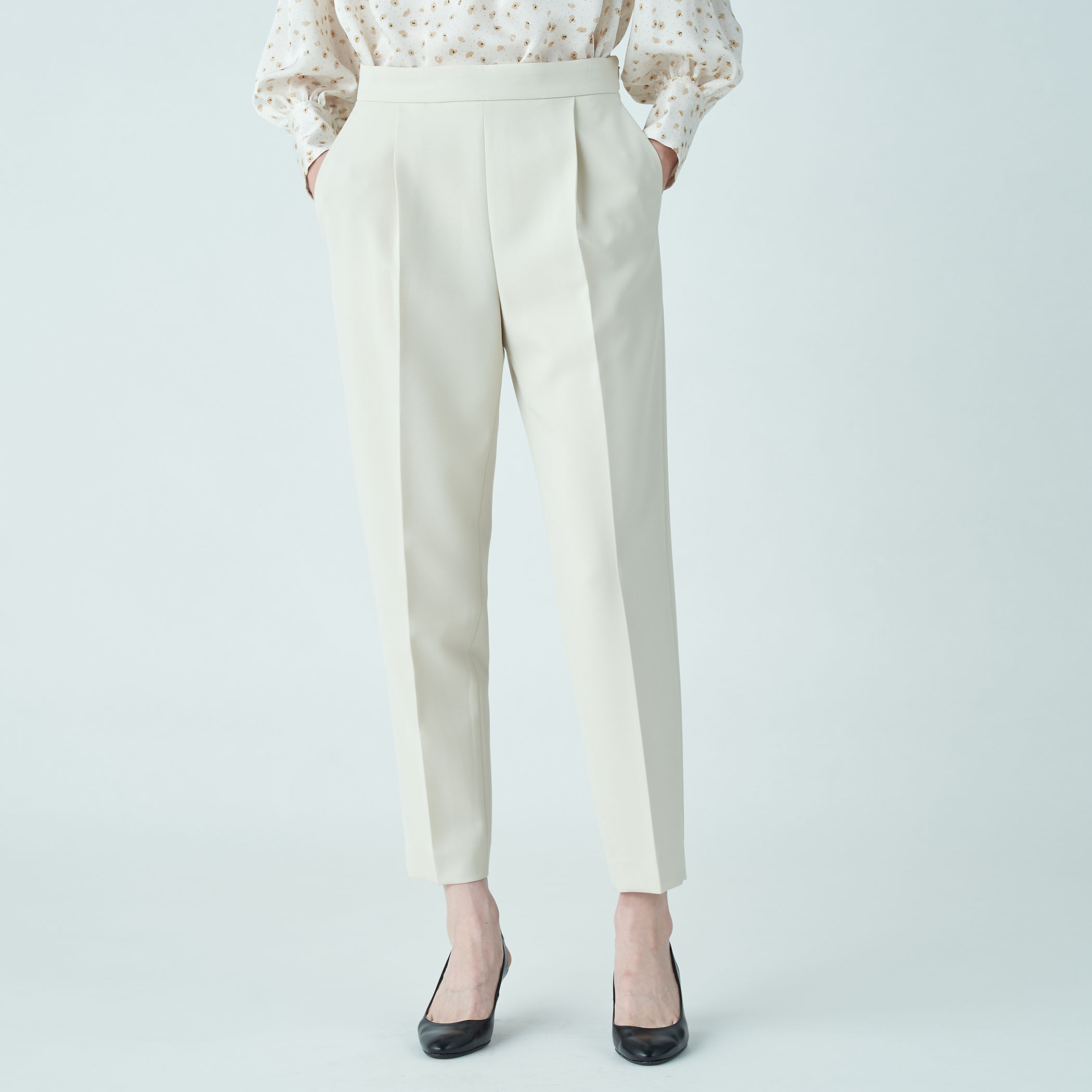 ドライダブルクロス フロントタックテーパードパンツ