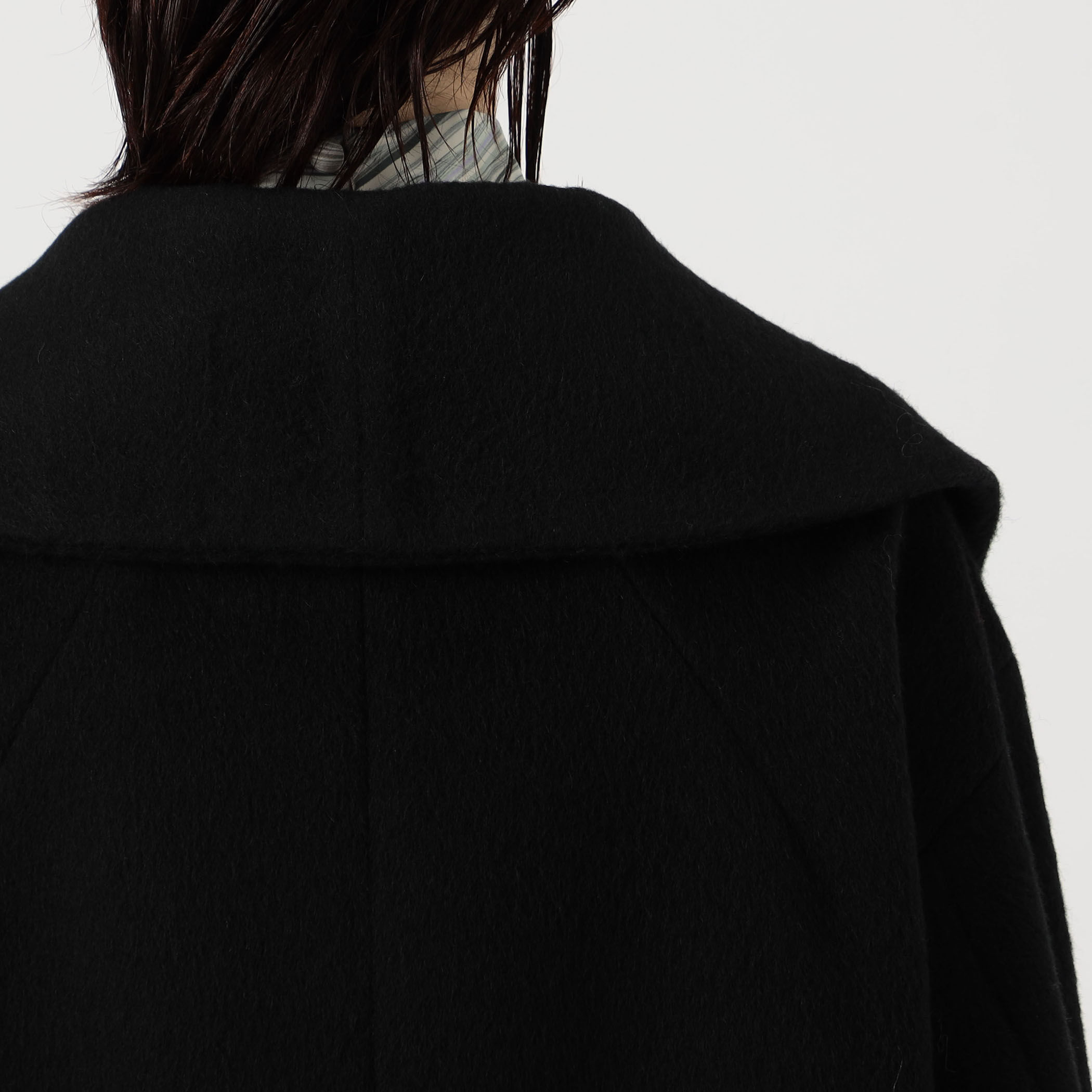 Mame Kurogouchi Wool Arupaka Shawl Collar Short Cort