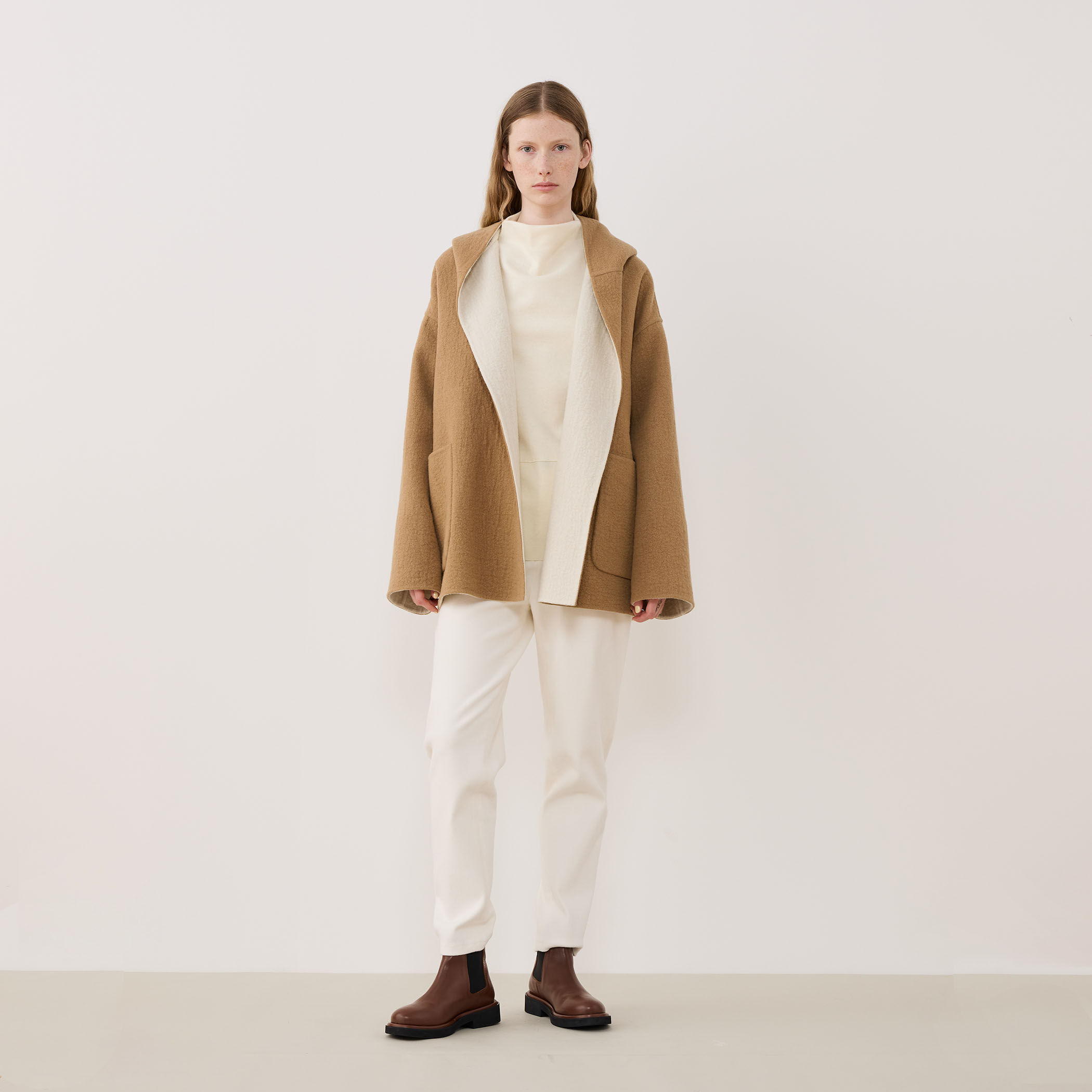 美品・23年モデル✨アイシービー メモリーツイルフーデッドコート トープ M セール】 【撥水加工】 メモリーストレッチタフタ フーデットコート