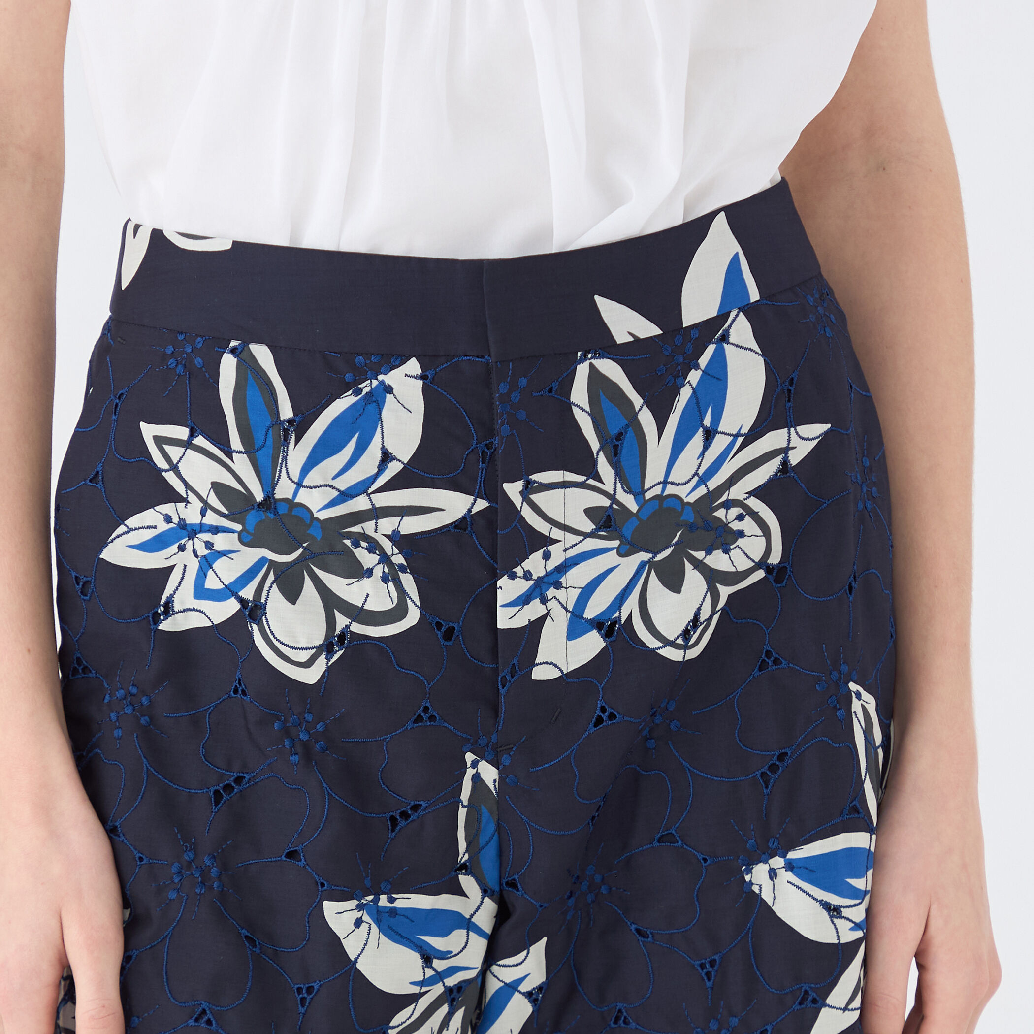 アイレットプルメリア ワイドストレートパンツ｜トゥモローランド 公式通販