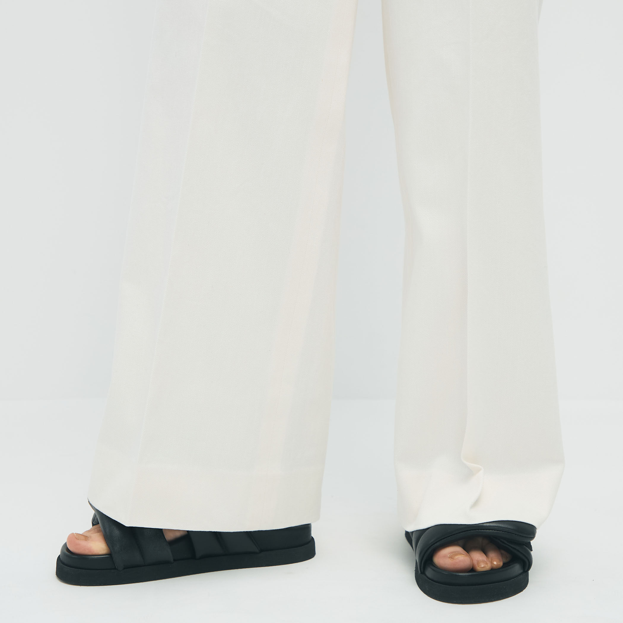 CABaN キャバン コットンシルストレッチ デニムフレアパンツ コットンシルクストレッチ デニムフレアパンツ（その他パンツ