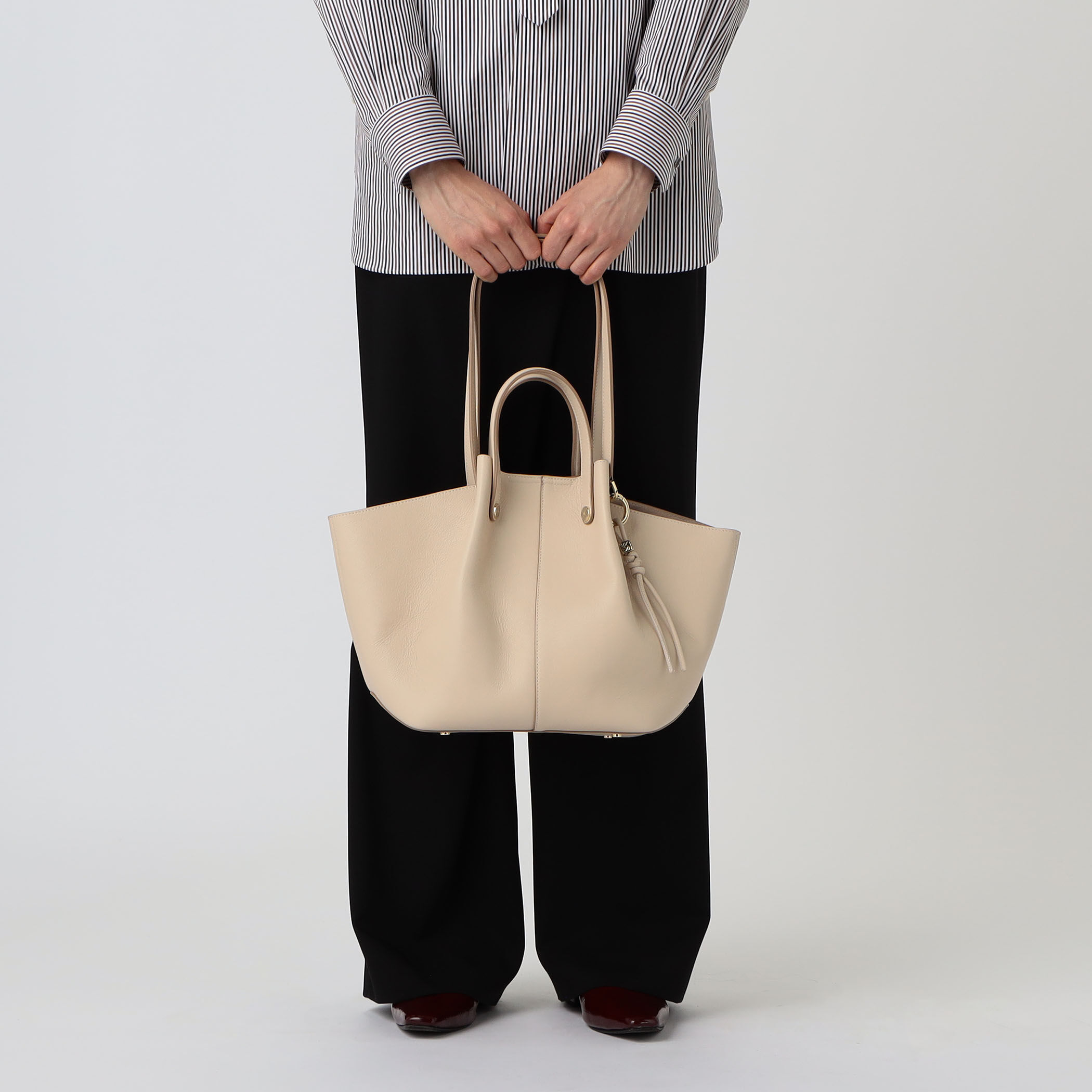 Atelier TOMORROWLAND SHELL バッグ｜トゥモローランド 公式通販