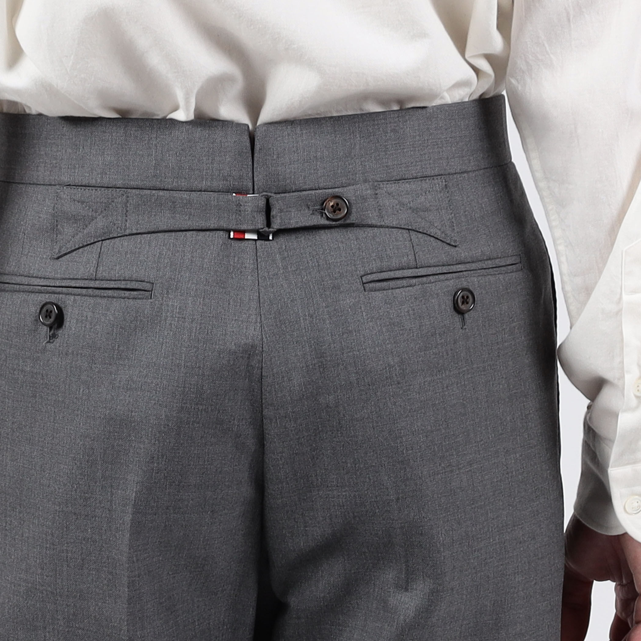 THOM BROWNE FIT 1 BACK STRAP TROUSERS｜トゥモローランド 公式通販