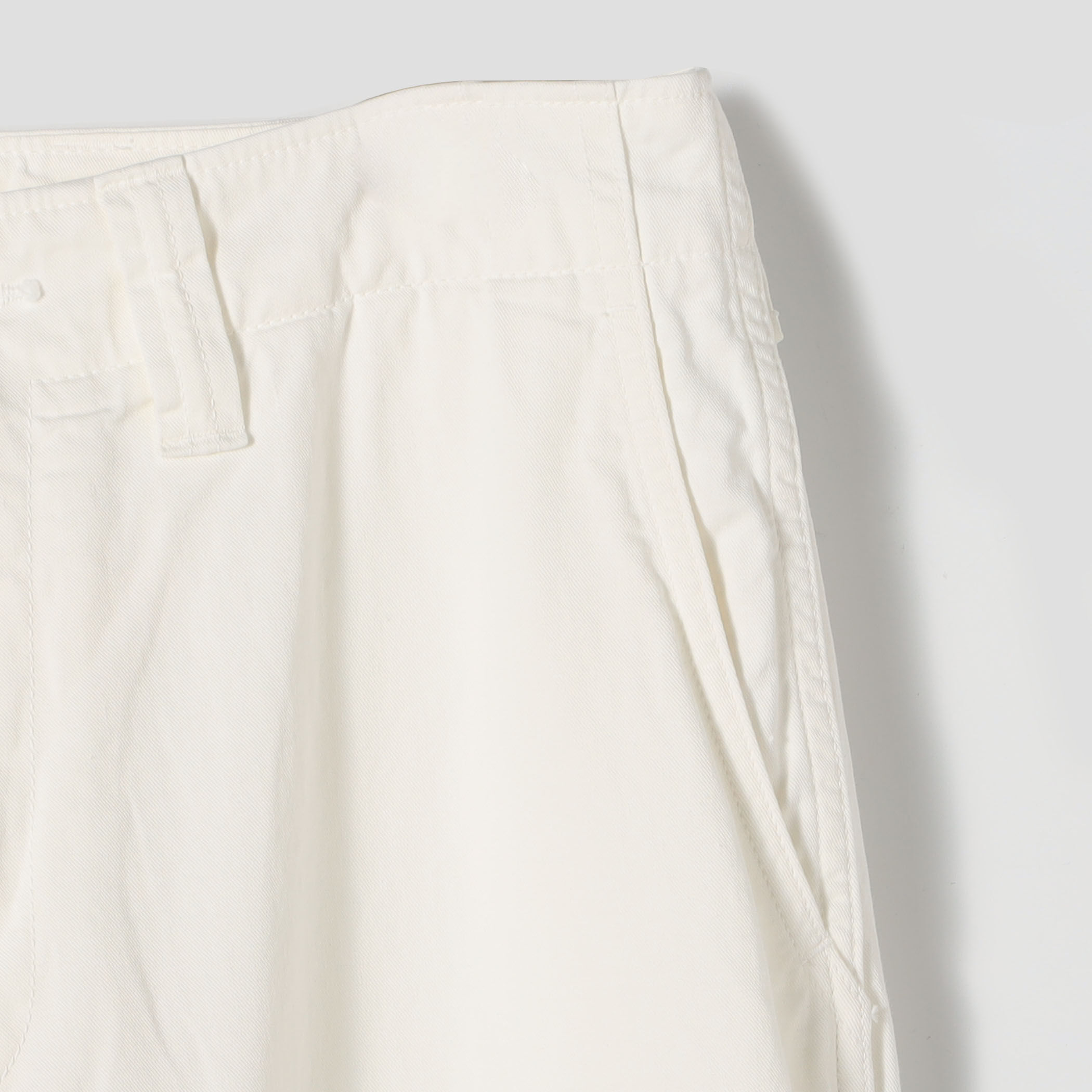 コットンツイル ワイドストレートチノパンツ｜トゥモローランド 公式通販