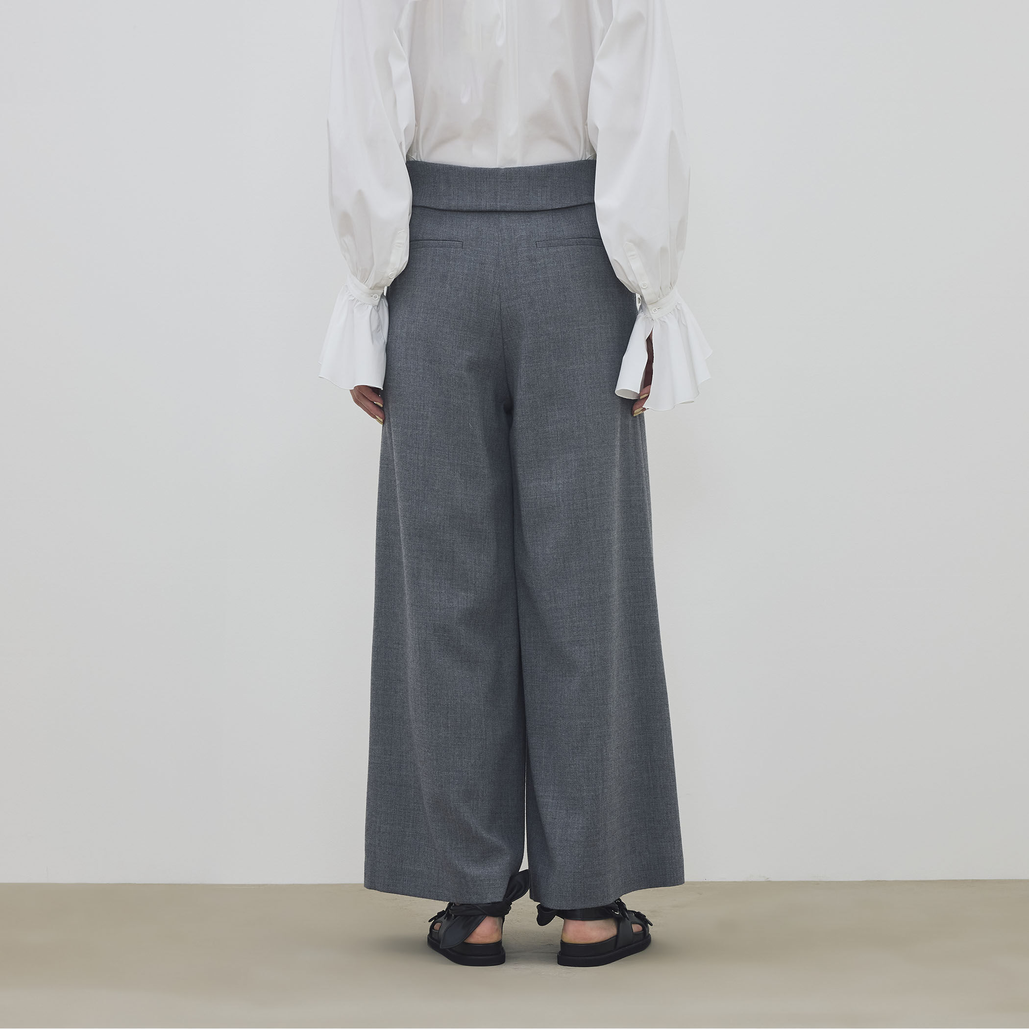 ウールジョーゼット ワイドフレアパンツ｜トゥモローランド 公式通販