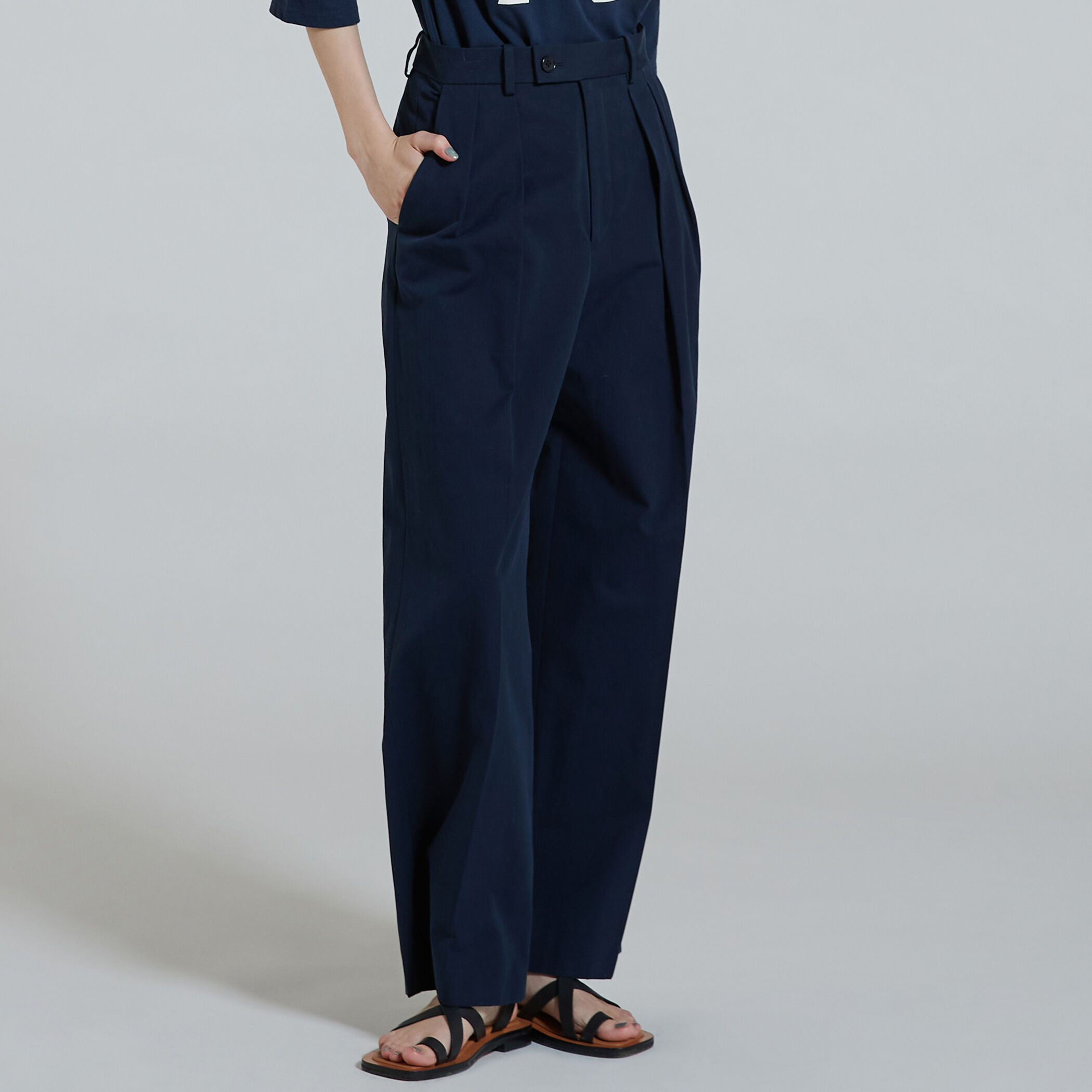 【大人気完売品】MACPHEE/コットンキャンバス ツータックワイドパンツ/S コットンキャンバス ツータックワイドパンツ｜トゥモローランド