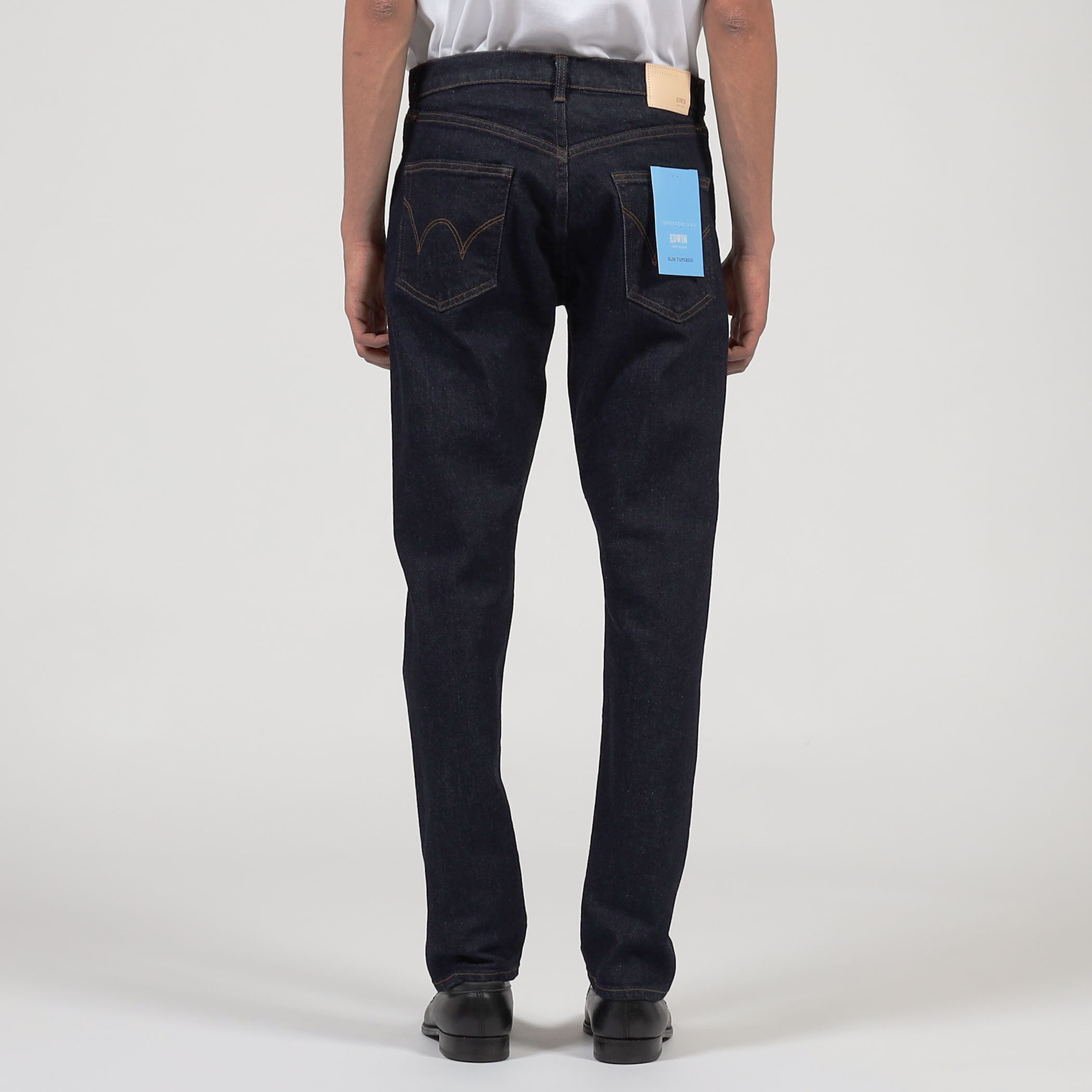別注】EDWIN SLIM TAPERED ONE WASHED デニムパンツ｜トゥモローランド