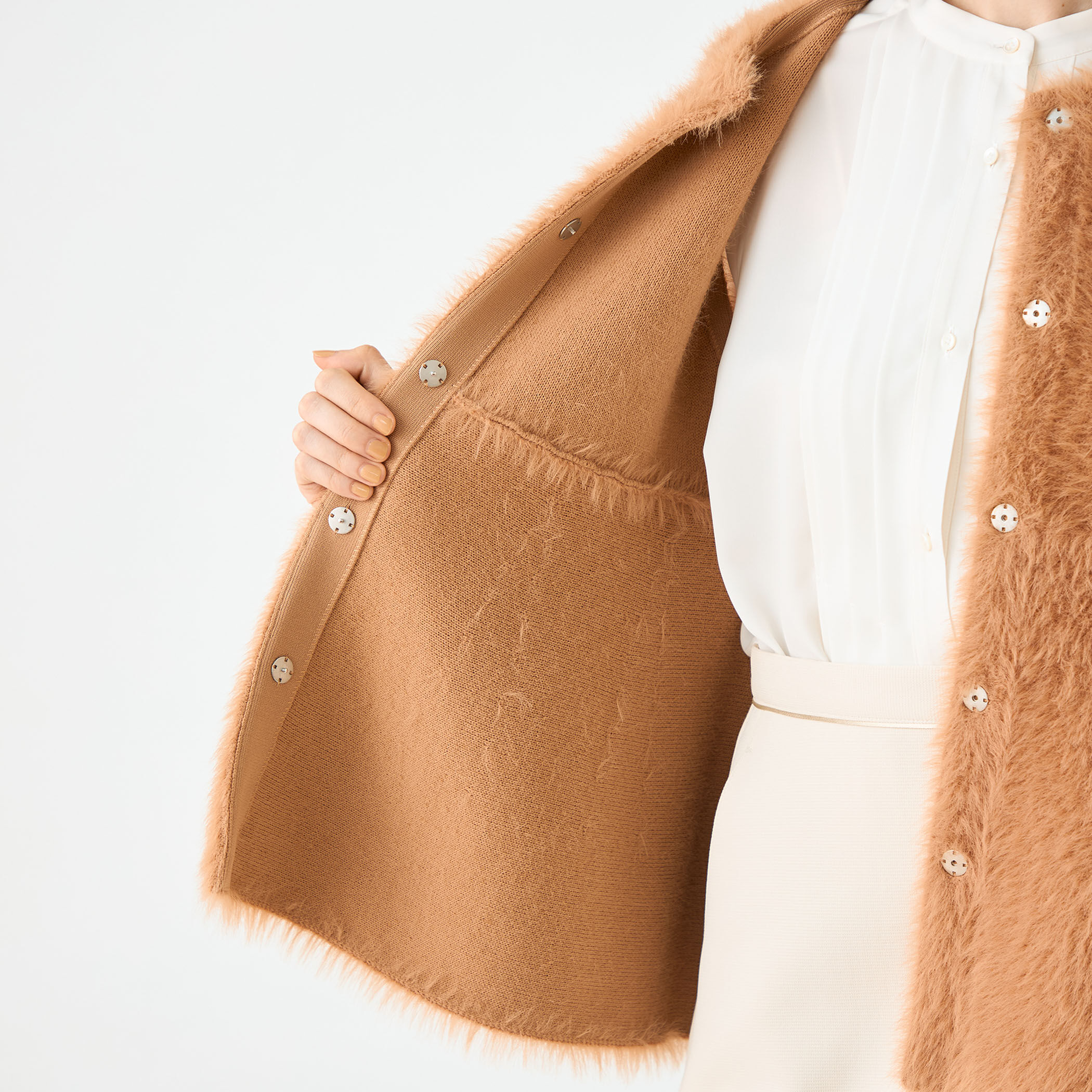 フェザーヤーン ペプラムベスト｜トゥモローランド 公式通販