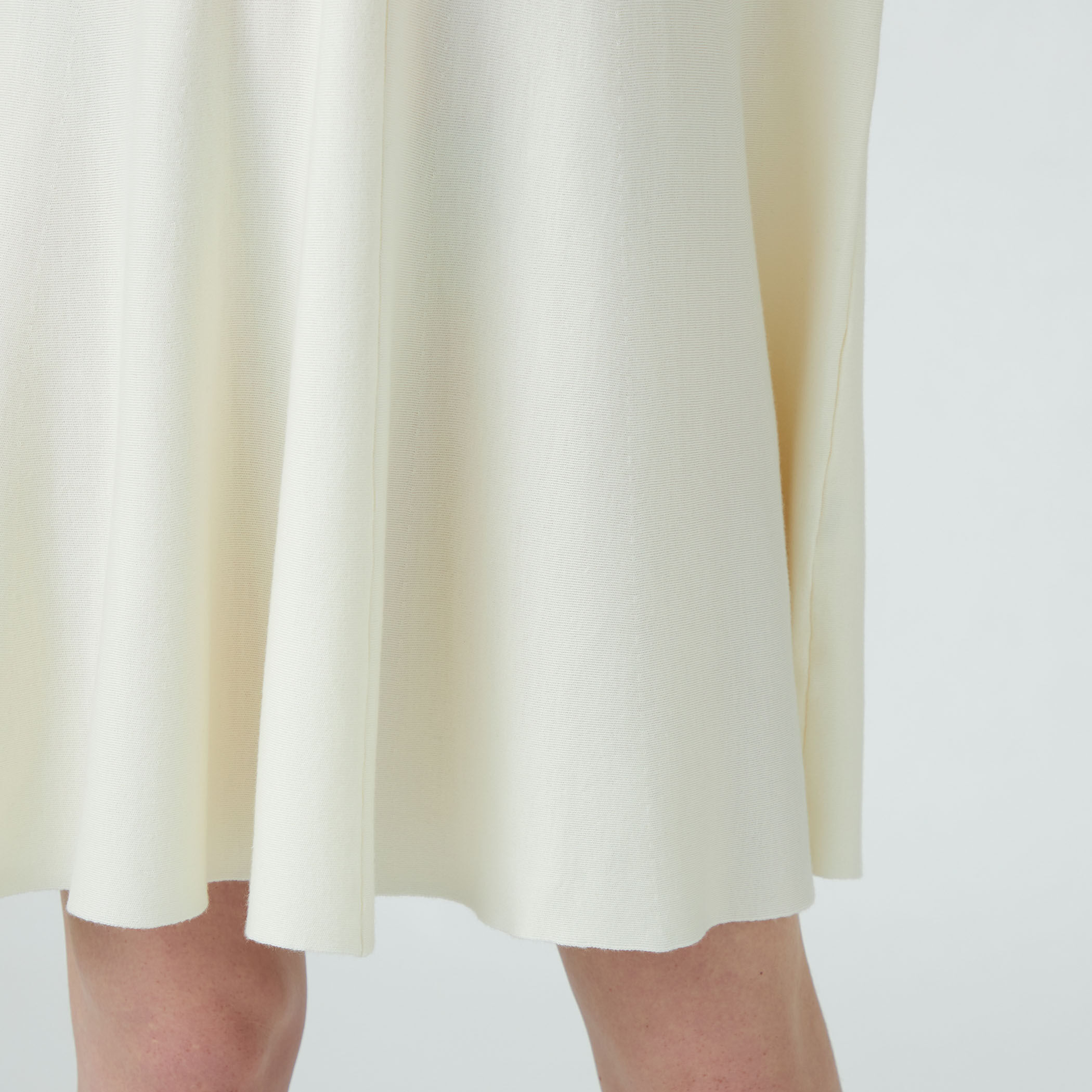 バウンスムース フレアワンピース｜トゥモローランド 公式通販