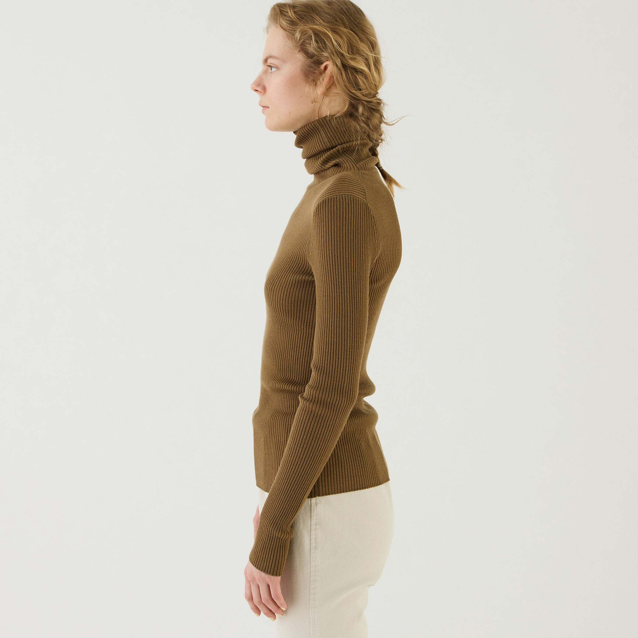 プルミエールウールリブ タートルネックプルオーバー