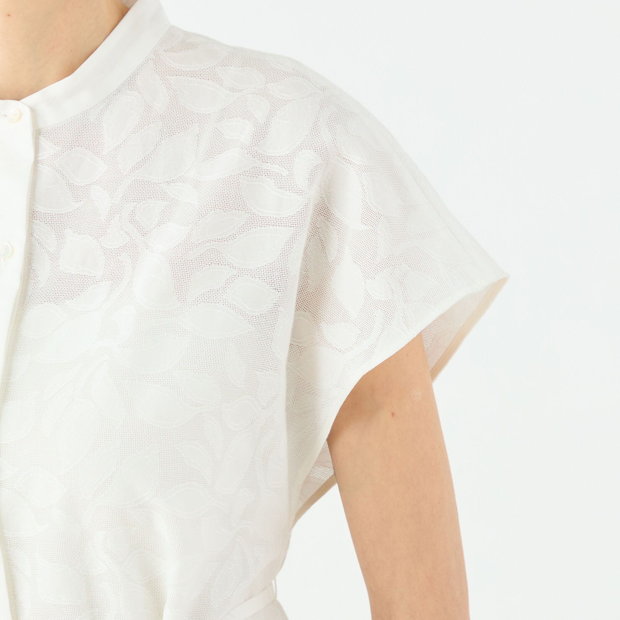 カラミジャカード ワイドショルダークレリックブラウス