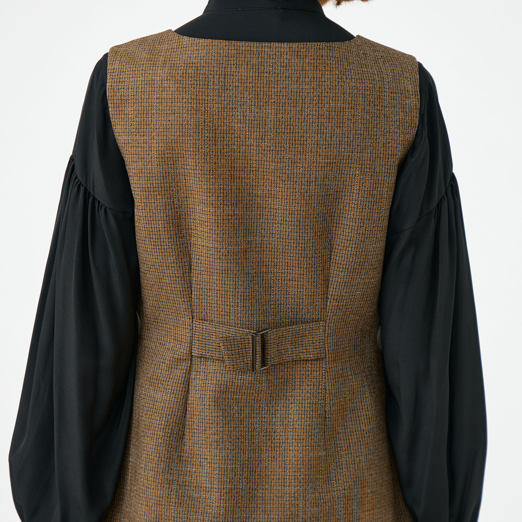 Tiffany スクエアネックジレ 送料無料】Tiffany スクエアネックジレ | maison