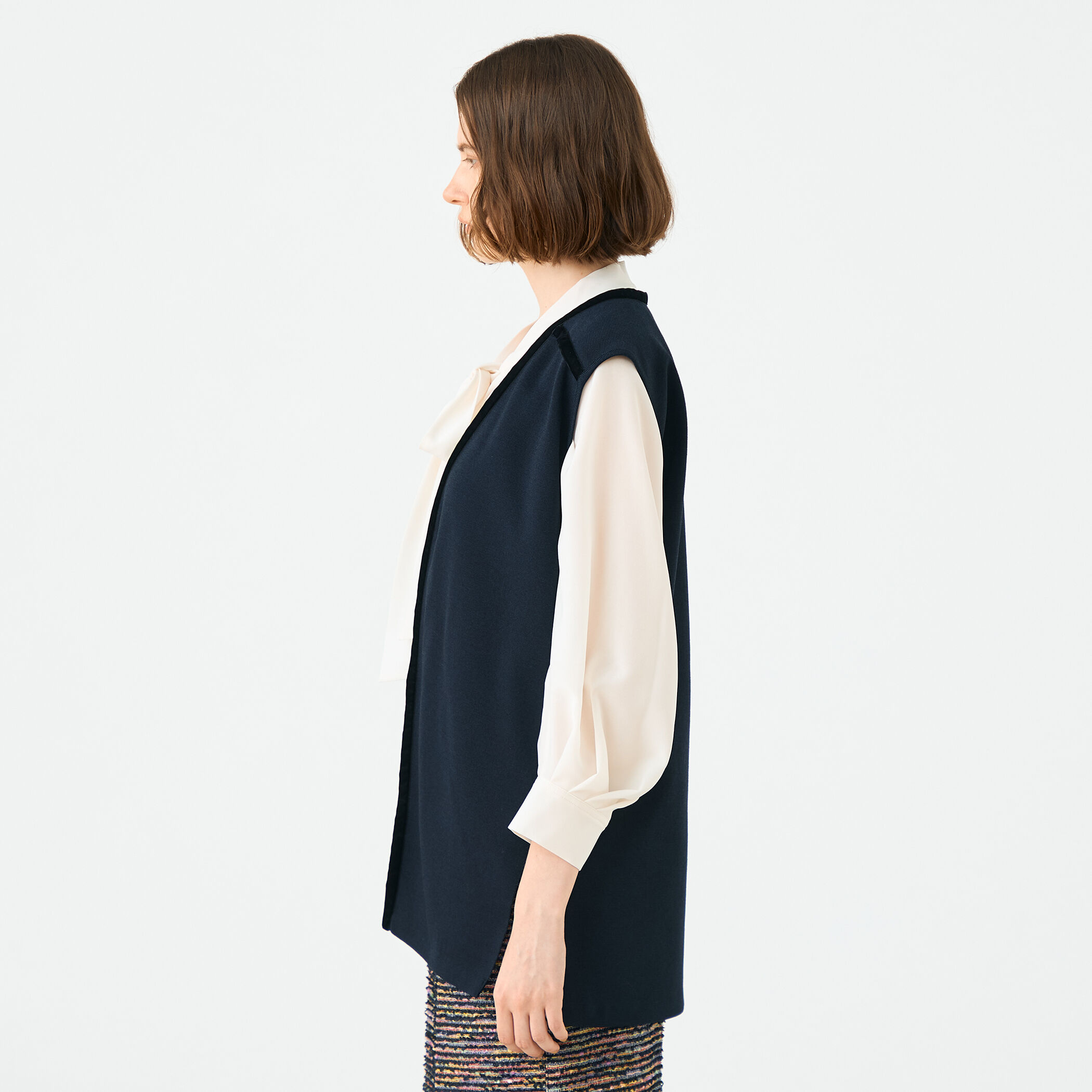 ほぼ新品！！TOMORROWLAND ミラノリブトップス　ネイビー □ミラノリブ Vネックジレ｜トゥモローランド 公式通販