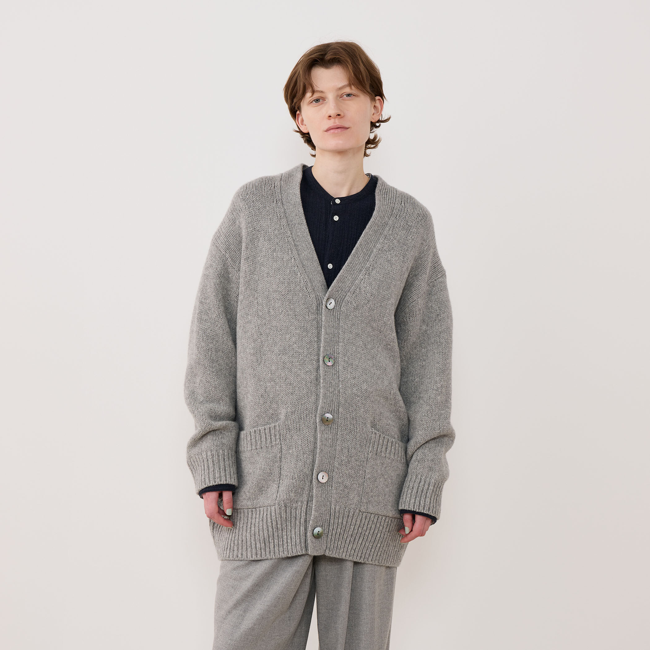 ファインウール Vネックカーディガン｜トゥモローランド 公式通販