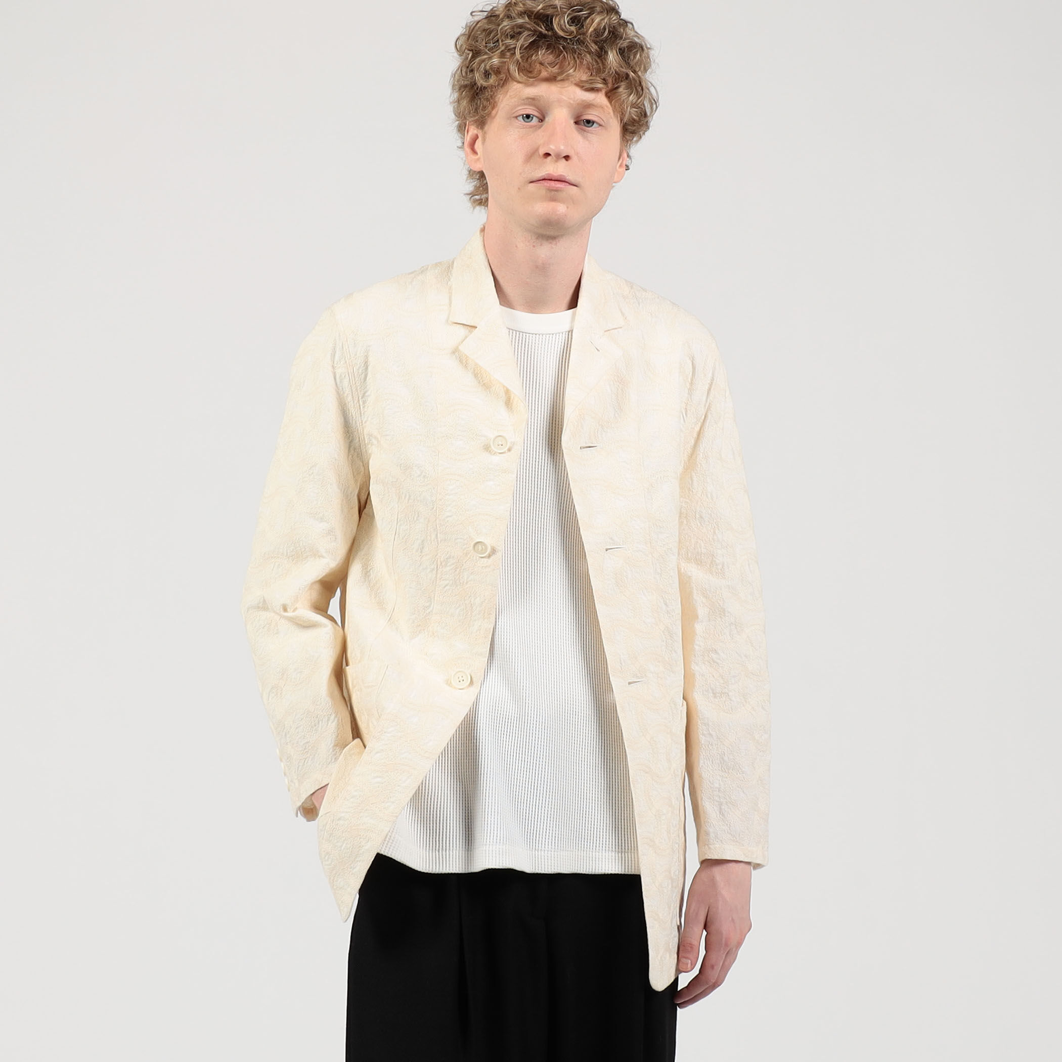 nonnotte Crispy Embroidery Cutaway Front Jacket｜トゥモローランド