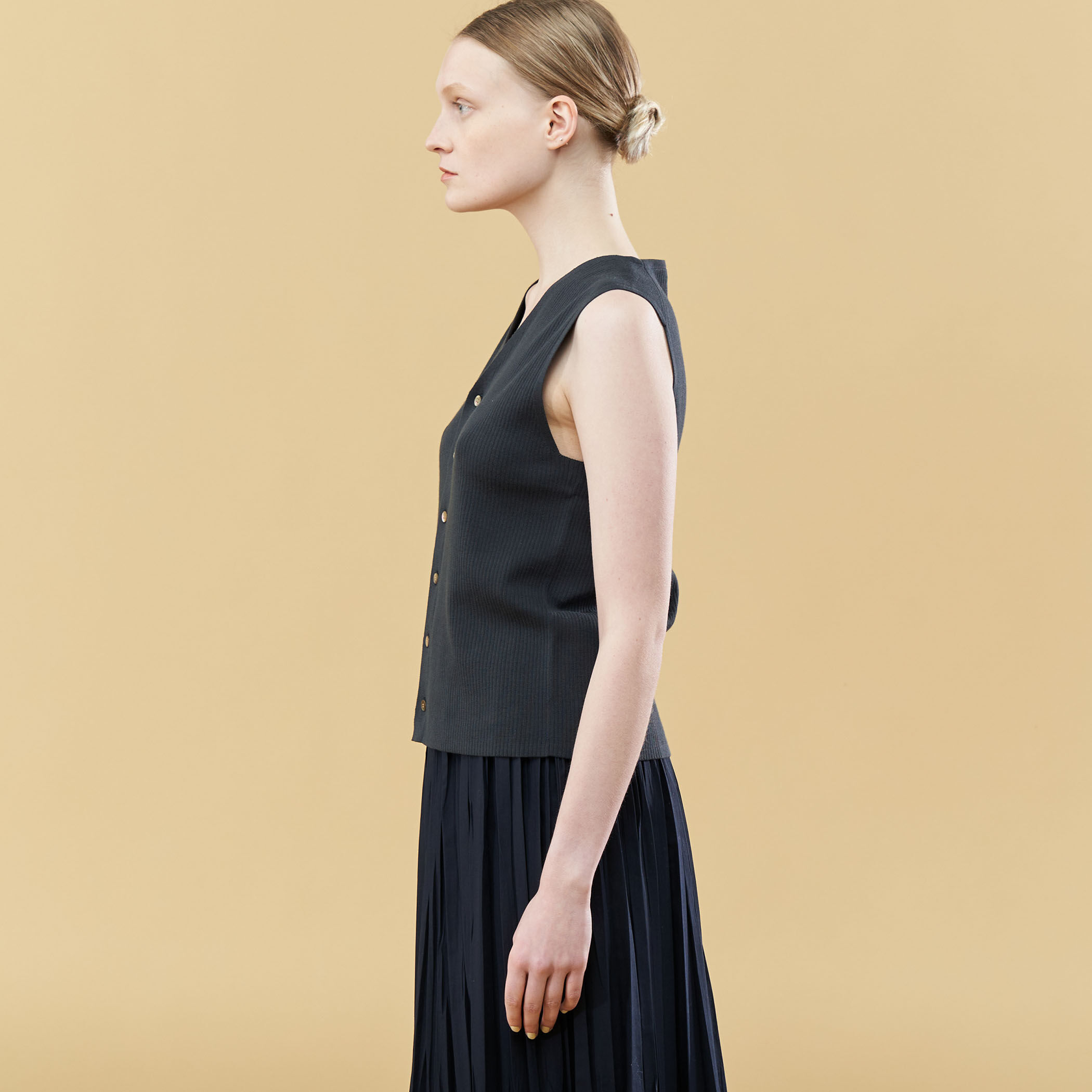 【2023/SS/定価2.6万】ギャルリーヴィー GALERIE VIE *ギザコットンリブVネックベスト*Fバイカラー(33-2408-118z)【90I42】 GALERIE VIE 【2023/SS/定価2.6万】ギャルリーヴィー *ギザ