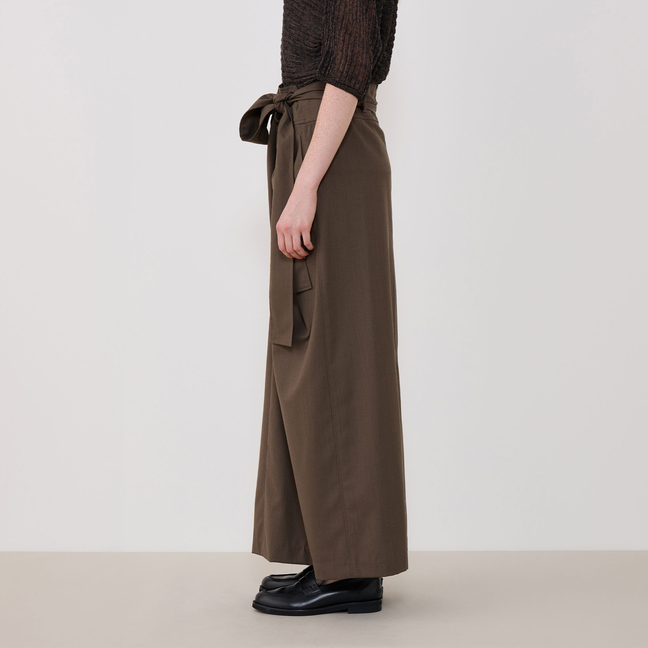 クレープウールストレッチ ラップマキシスカート｜トゥモローランド