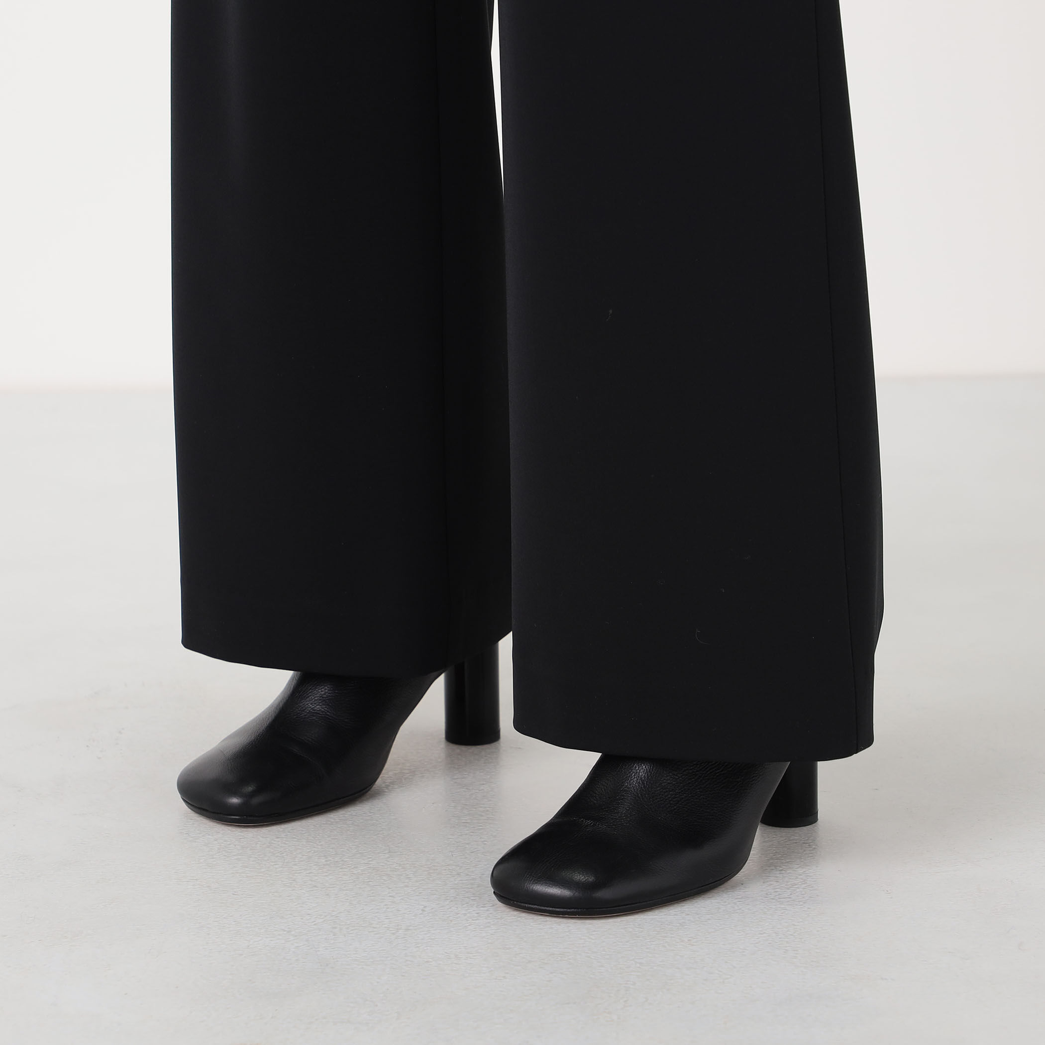 HYKE STRETCH WIDE LEG PANTS｜トゥモローランド 公式サイト
