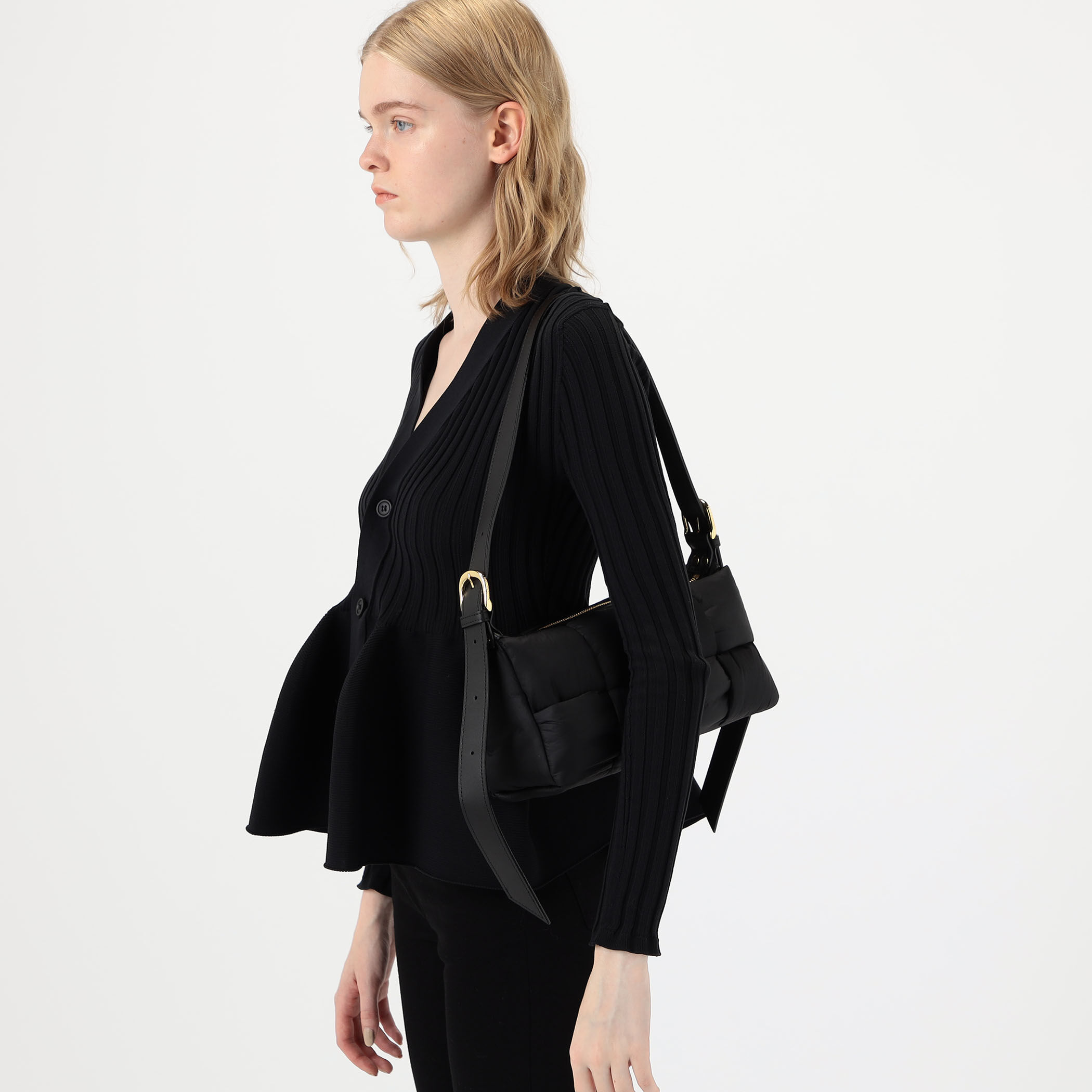 VIOLADORO ブラックショルダーバッグ新品 ヴィオラドーロのショルダーバッグ VOGUE | 送料無料|ブラック