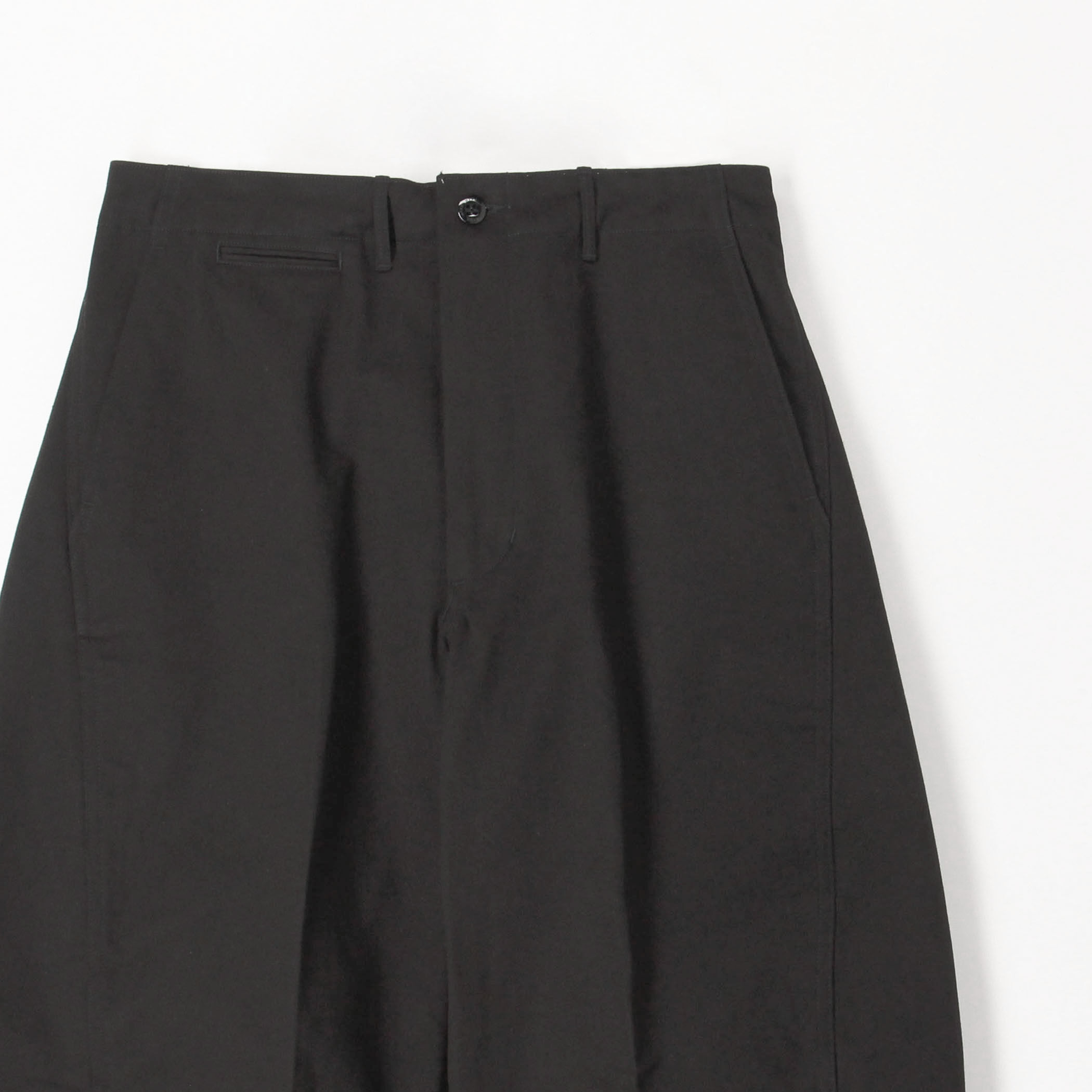 HYKE バレルレッグ チノパンツ｜トゥモローランド 公式通販