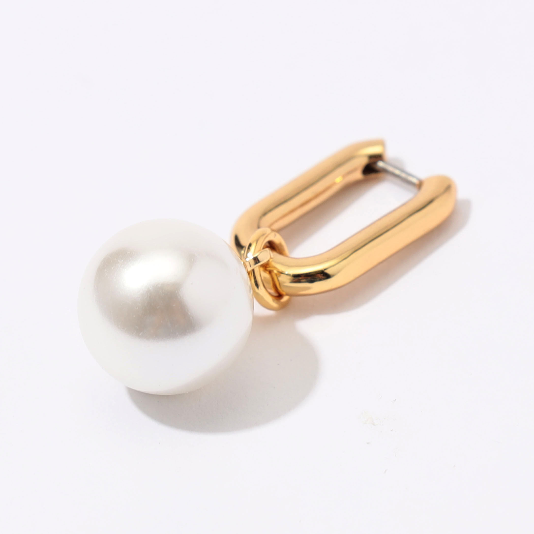 別注】Kenneth Jay Lane pearl ball ピアス｜トゥモローランド 公式サイト